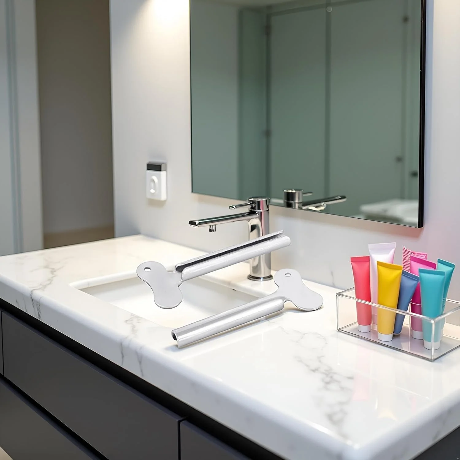 دو عدد کلید فشاری فلزی نقره ای برای تیوب، کلید فشاری تیوب خمیر دندان، ابزار پخش کننده رنگ مو فلزی، پردازش، لوازم فروشگاهی، وسایل کمک حرکتی و لوازم جانبی فشاری تیوب