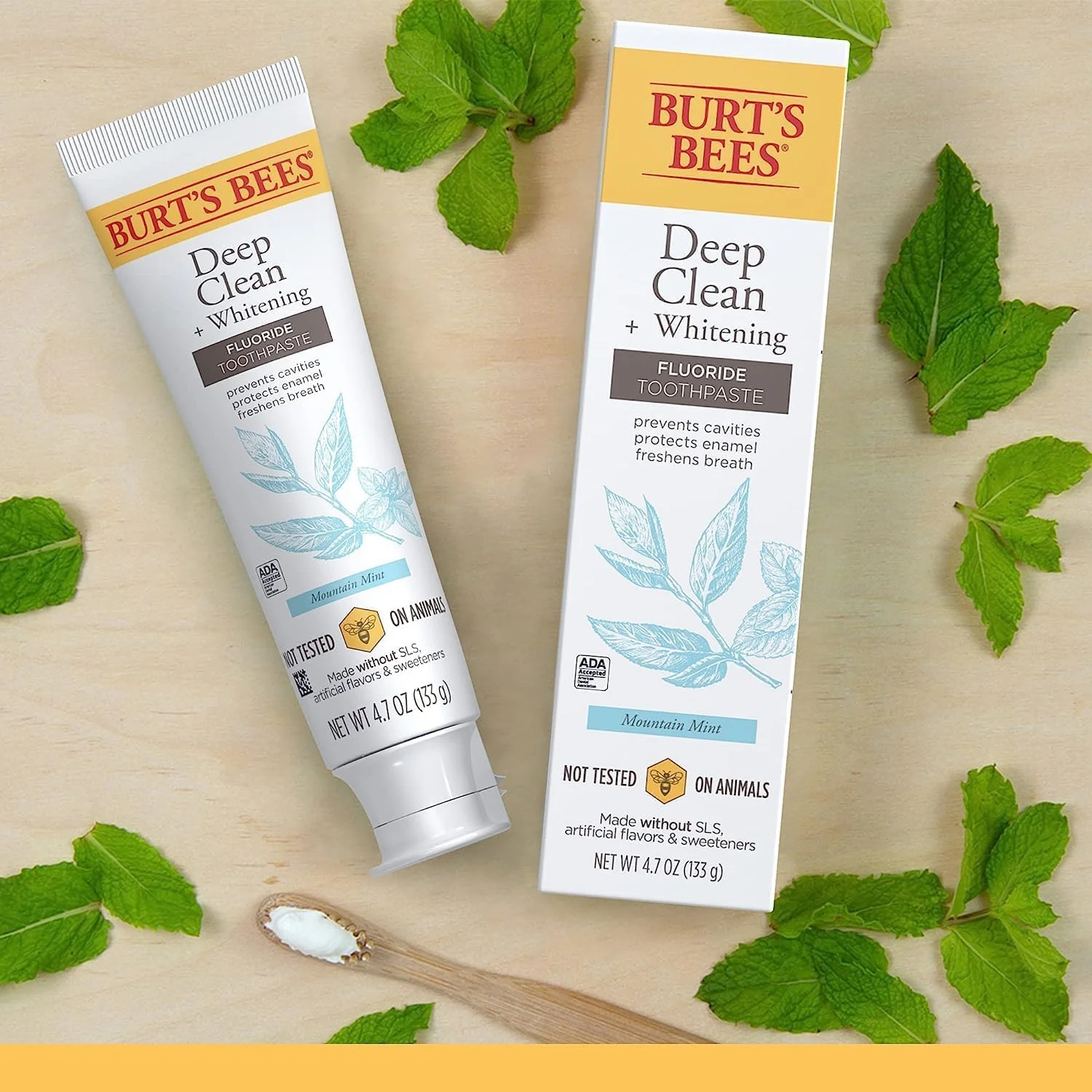 خمیر دندان Burt's Bees، طعم طبیعی، خمیر دندان فلوراید پاک کننده عمیق + سفید کننده، نعناع کوهی، 139 میلی لیتر خمیر دندان Burt's Bees، طعم طبیعی، خمیر دندان فلوراید پاک کننده عمیق + سفید کننده، نعناع کوهی، 139 میلی لیتر