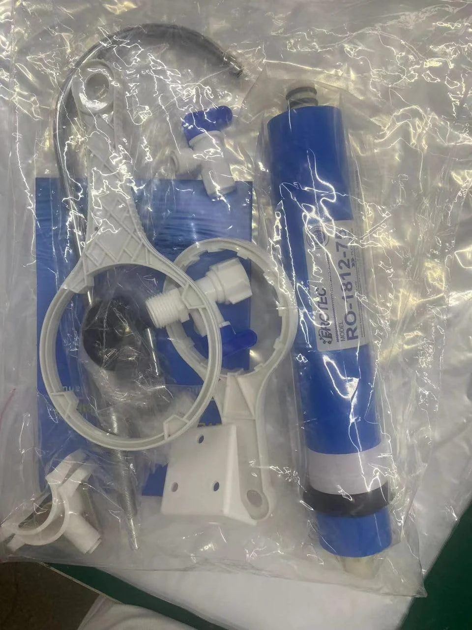 دستگاه تصفیه آب 7 مرحله ای اسمز معکوس 75G امریکن تکنولوژی دستگاه تصفیه آب 7 مرحله ای اسمز معکوس 75G امریکن تکنولوژی