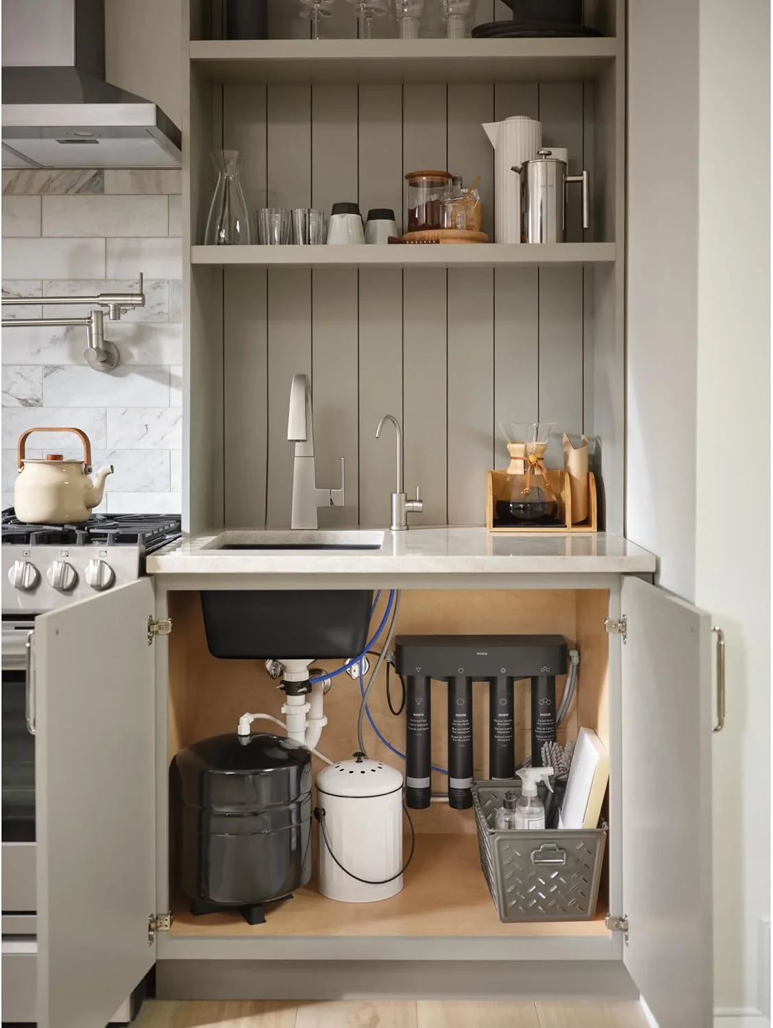 سیستم تصفیه آب اسمز معکوس 4 مرحله ای زیر سینک موئن مدل F9900 سیستم تصفیه آب اسمز معکوس 4 مرحله ای زیر سینک موئن مدل F9900