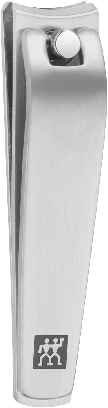 ست مانیکور 4 تکه Zwilling Classic Inox. مشکی. فولاد ضد زنگ صیقلی با کیفیت بالا. شامل ناخن گیر، نیپر کوتیکول، موچین مورب و سوهان ناخن یاقوت کبود. ساخت آلمان. ست مانیکور 4 تکه Zwilling Classic Inox. مشکی. فولاد ضد زنگ صیقلی با کیفیت بالا. شامل ناخن گیر، نیپر کوتیکول، موچین مورب و سوهان ناخن یاقوت کبود. ساخت آلمان.