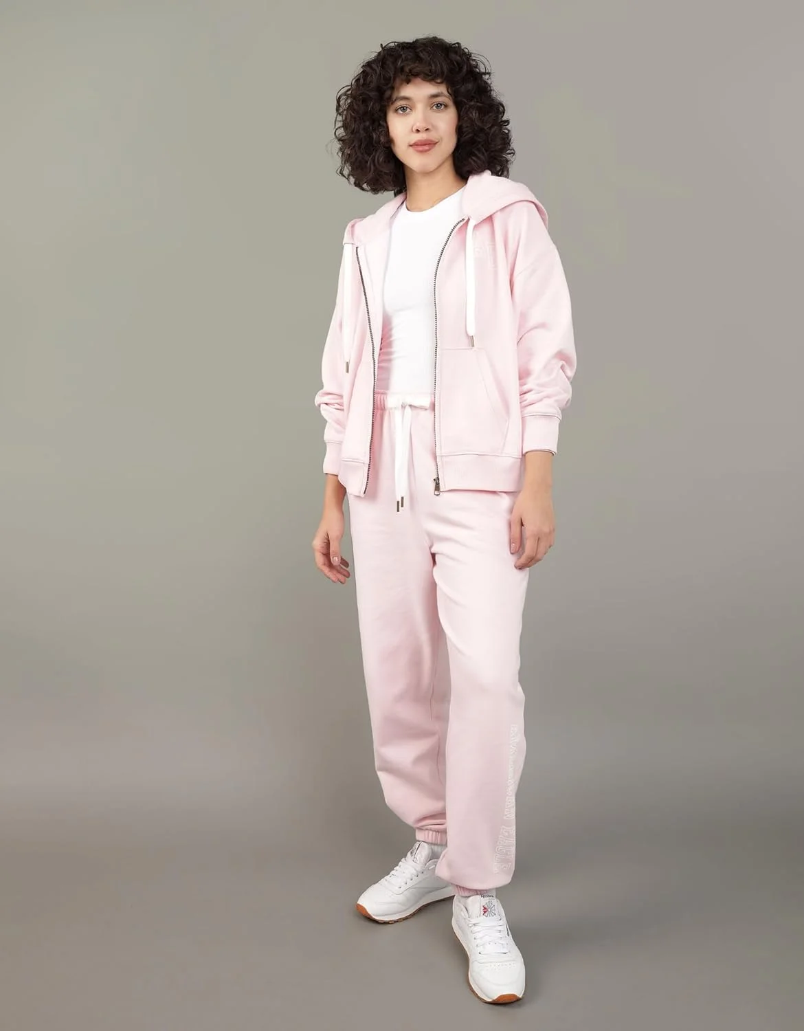 شلوار جاگر زنانه امریکن ایگل مدل 271864374_AMEC309 از جنس فلیس با استایل بگی و طرح کارگو