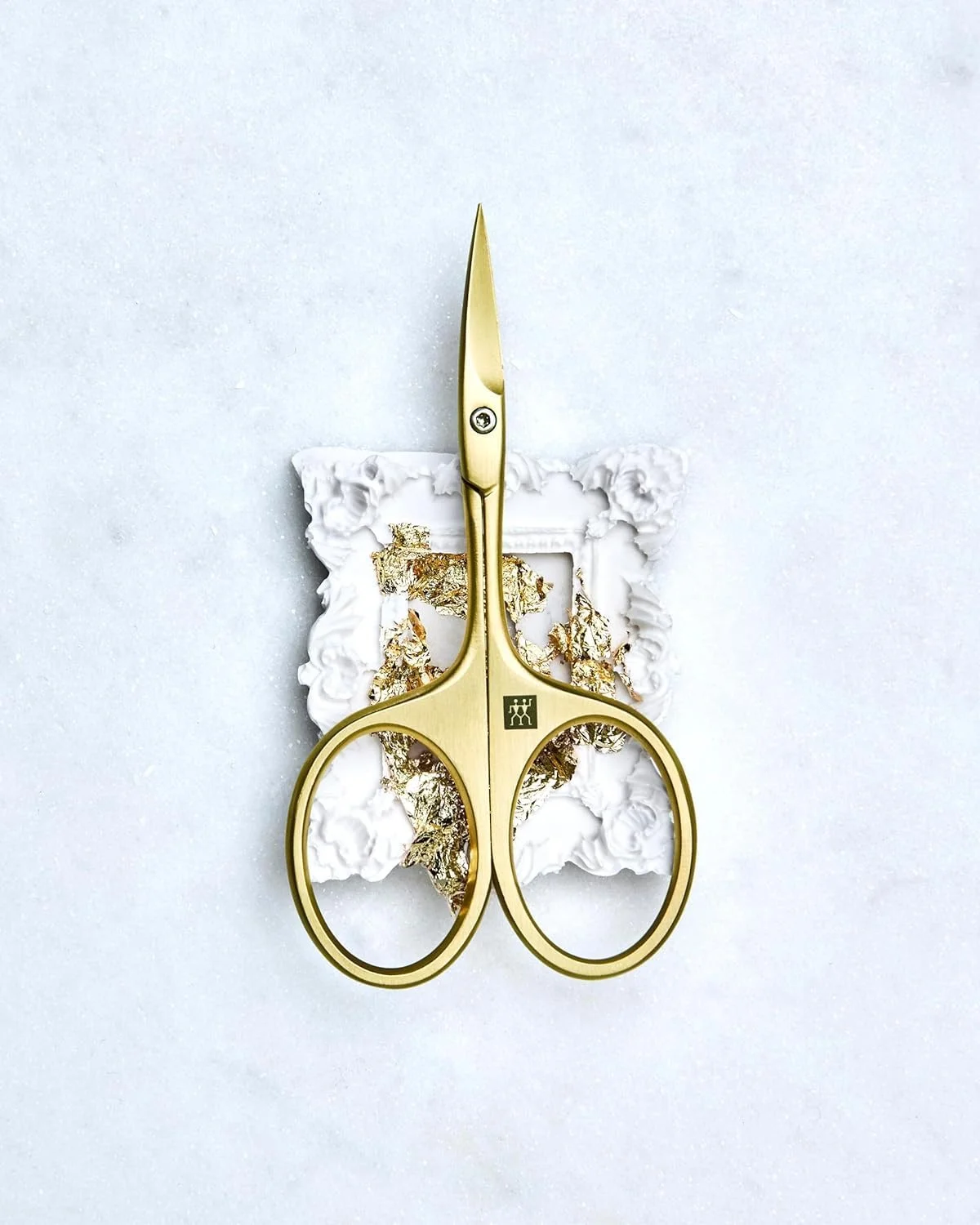 قیچی کوتیکول ZWILLING مدل Premium Gold Edition مناسب برای انگشتان دست و پا، 90 میلی متر قیچی کوتیکول ZWILLING مدل Premium Gold Edition مناسب برای انگشتان دست و پا، 90 میلی متر