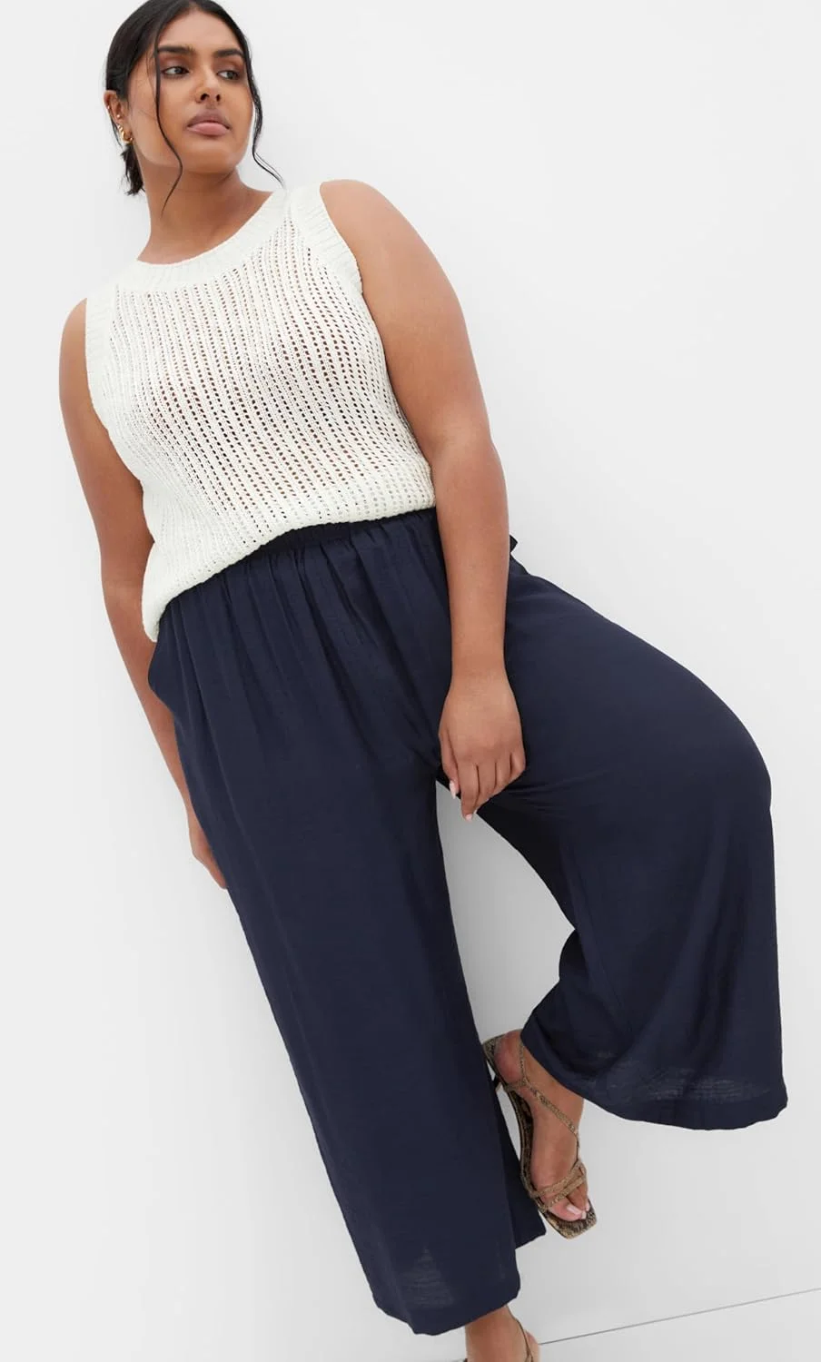 شلوار زنانه سیتی شیک مدل ساشا، سرمه ای، سایز بزرگ 20 شلوار زنانه سیتی شیک مدل ساشا، سرمه ای، سایز بزرگ 20