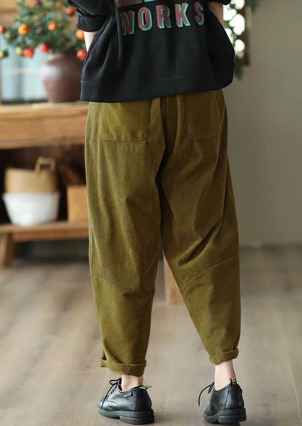 شلوار زنانه پاییزه و زمستانه چویا تو، مخمل کبریتی گشاد، کمر کشی، راسته با جیب، زنجبیلی، XS شلوار زنانه پاییزه و زمستانه چویا تو، مخمل کبریتی گشاد، کمر کشی، راسته با جیب، زنجبیلی، XS