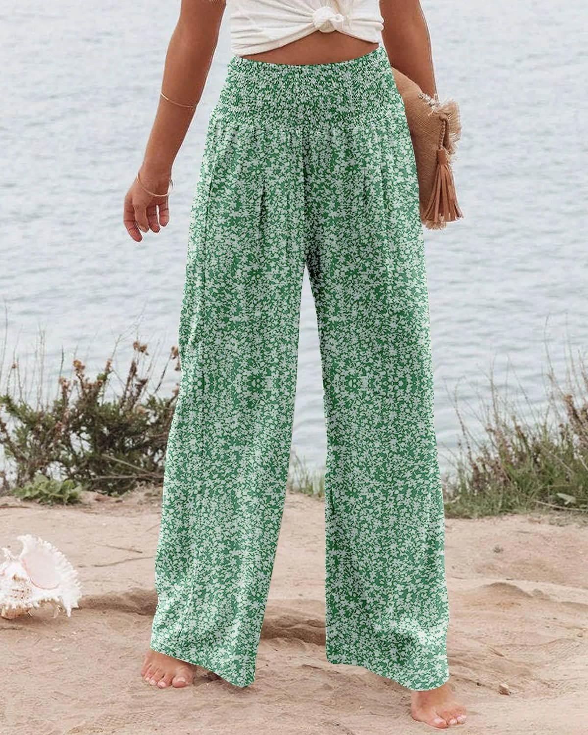 شلوار زنانه پالازو کمر بلند، پاچه گشاد، مناسب استراحت، شیک و دارای جیب، طرح گل سفید و سبز، سایز XXL شلوار زنانه پالازو کمر بلند، پاچه گشاد، مناسب استراحت، شیک و دارای جیب، طرح گل سفید و سبز، سایز XXL