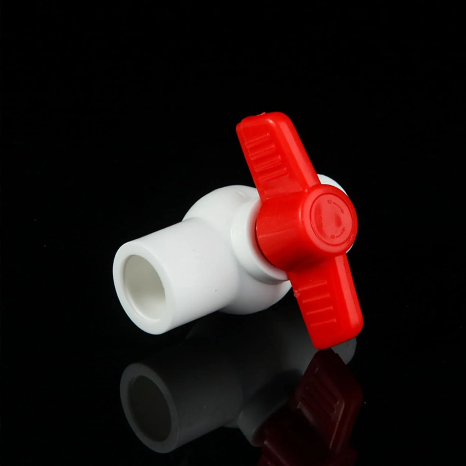 شیر توپی PVC (اتصال مستقیم)، شیرهای کروی، شیرهای قطع و وصل، شیرهای سوکتی آکواریوم، تصفیه آب، آبیاری، تجهیزات استخر و غیره، ضد نشت و بادوام (1 اینچ (D25-32MM)) شیر توپی PVC (اتصال مستقیم)، شیرهای کروی، شیرهای قطع و وصل، شیرهای سوکتی آکواریوم، تصفیه آب، آبیاری، تجهیزات استخر و غیره، ضد نشت و بادوام (1 اینچ (D25-32MM))