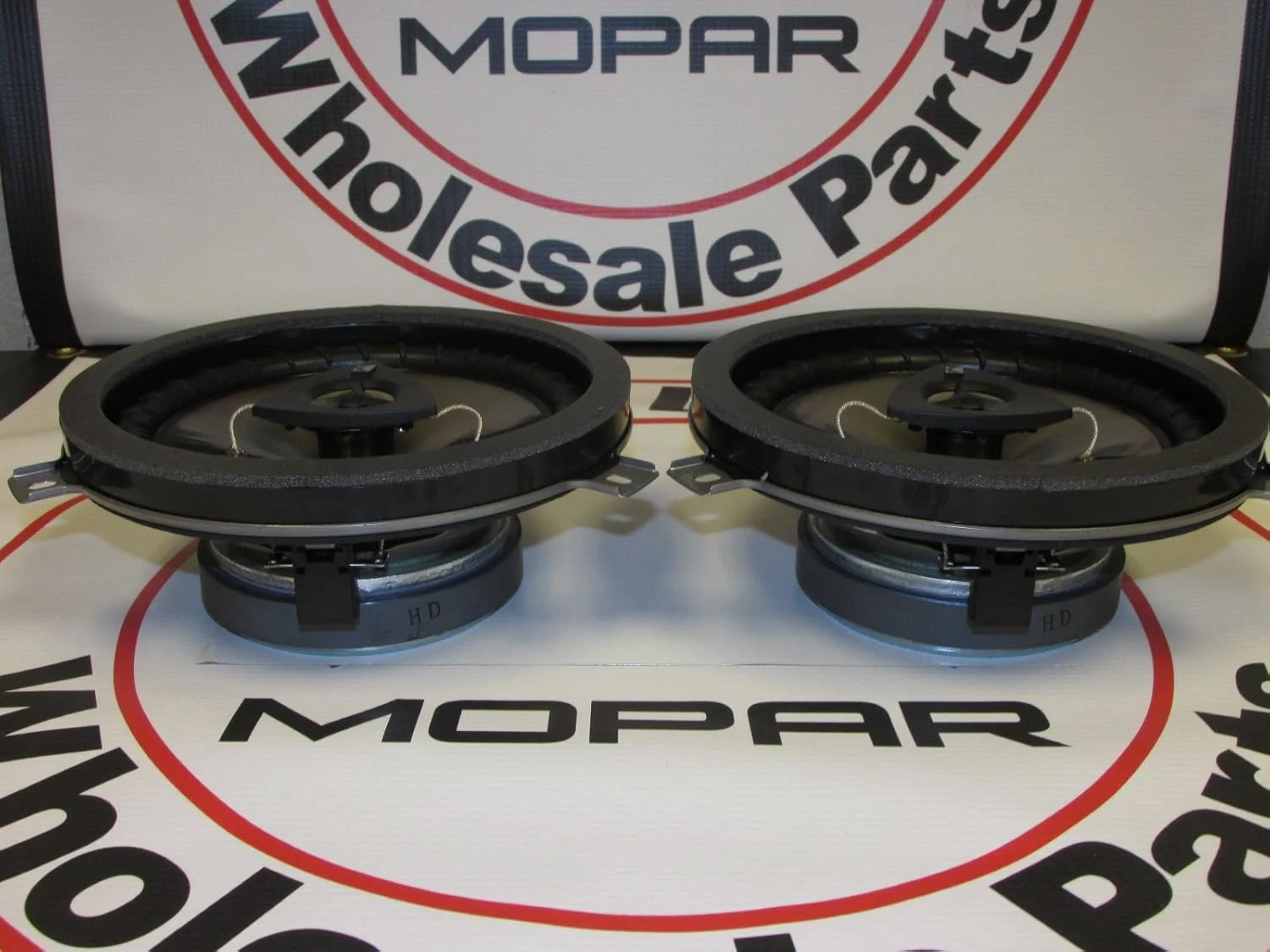 ارتقاء بلندگوی کیکر Mopar برای جیپ رانگلر JK ارتقاء بلندگوی کیکر Mopar برای جیپ رانگلر JK