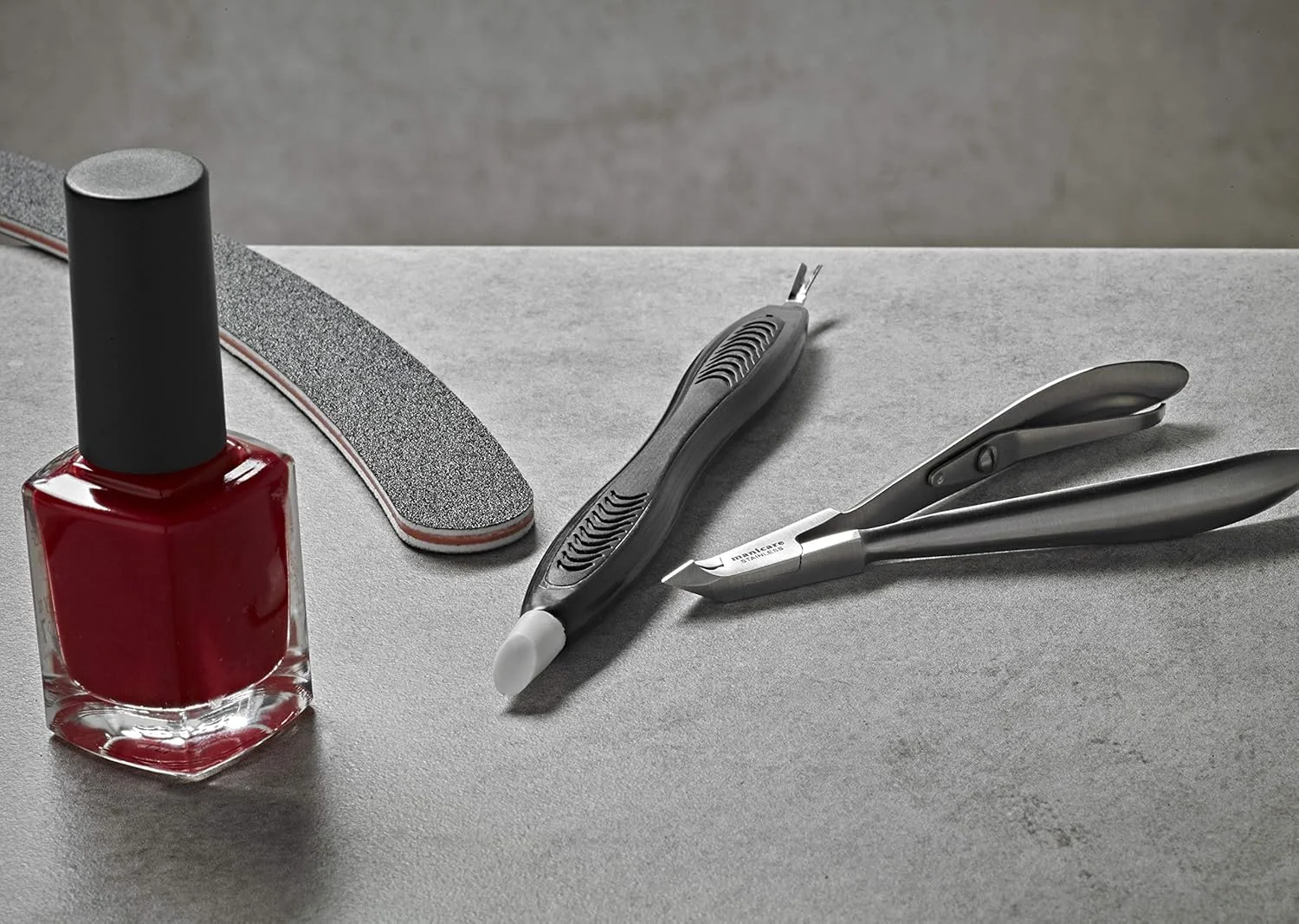 ابزار مانیکور دو طرفه Manicare برای مرتب کردن کوتیکول با میله سم، برای اصلاح کوتیکول های بیش از حد رشد کرده، نوک استیل ضد زنگ، ابزار حرفه ای مانیکور و پدیکور، شامل کیف نگهداری ابزار مانیکور دو طرفه Manicare برای مرتب کردن کوتیکول با میله سم، برای اصلاح کوتیکول های بیش از حد رشد کرده، نوک استیل ضد زنگ، ابزار حرفه ای مانیکور و پدیکور، شامل کیف نگهداری