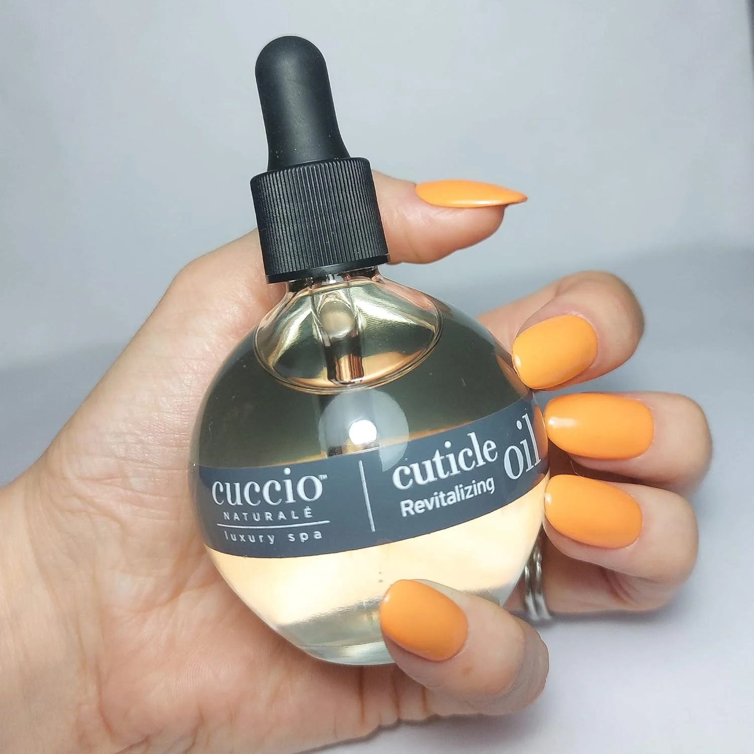روغن احیا کننده کوتیکول Cuccio Naturale - آبرسان برای ترمیم کوتیکول ها، درمان شبانه پوست آسیب دیده و ناخن های نازک، فرمولاسیون فاقد پارابن و بدون تست حیوانی، انبه و ترنج، 75 میلی لیتر روغن احیا کننده کوتیکول Cuccio Naturale - آبرسان برای ترمیم کوتیکول ها، درمان شبانه پوست آسیب دیده و ناخن های نازک، فرمولاسیون فاقد پارابن و بدون تست حیوانی، انبه و ترنج، 75 میلی لیتر