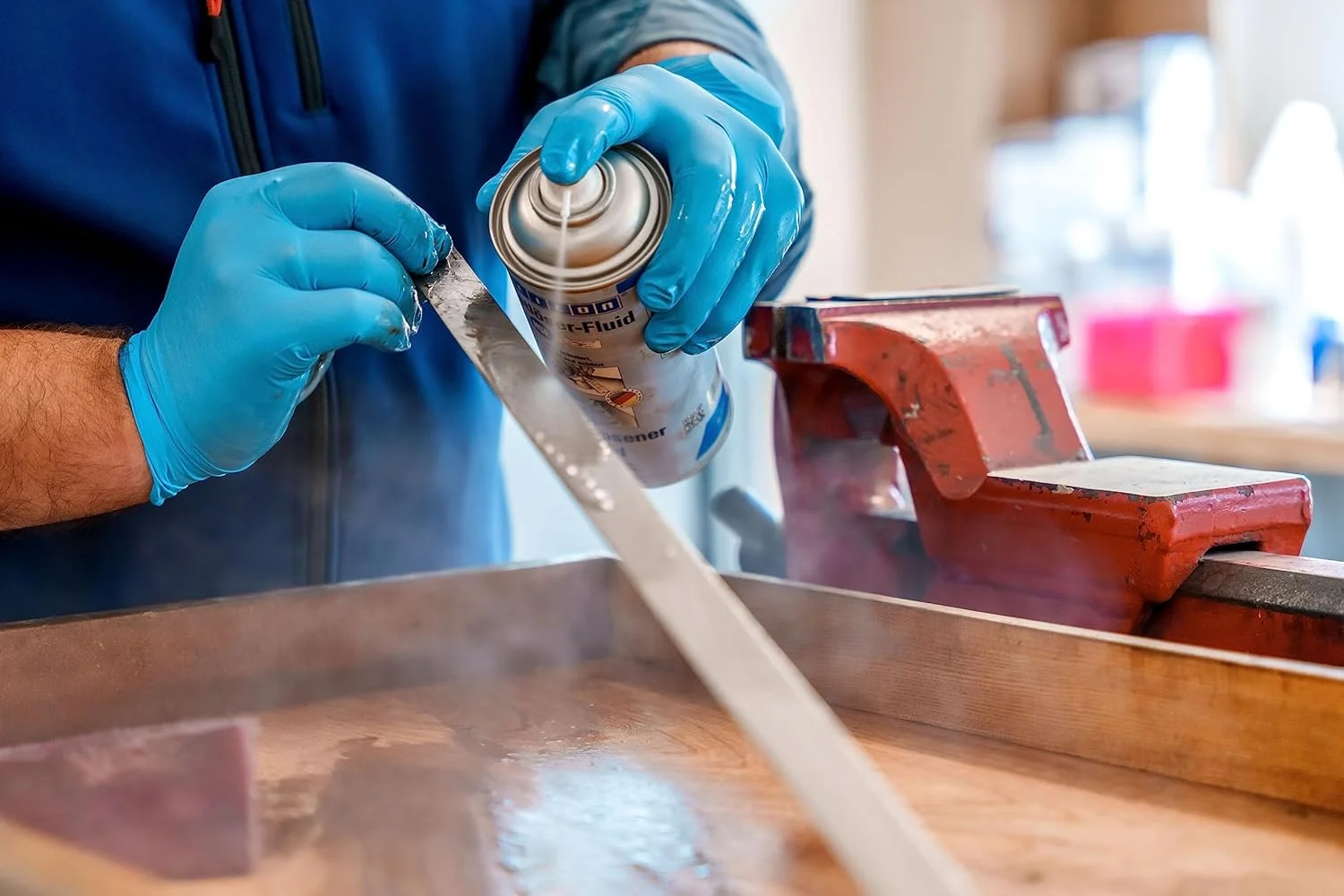 مایع بازکننده زنگ WEICON | 400 میلی لیتر | روغن نفوذی برای سطوح فلزی حساس مایع بازکننده زنگ WEICON | 400 میلی لیتر | روغن نفوذی برای سطوح فلزی حساس