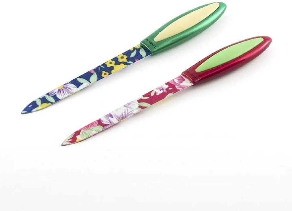 ست دو عددی سوهان ناخن مانیکور و پدیکور The Crème Shop. دسته های بادوام و با طراحی ارگونومیک، طرح های گلدار. ست دو عددی سوهان ناخن مانیکور و پدیکور The Crème Shop. دسته های بادوام و با طراحی ارگونومیک، طرح های گلدار.