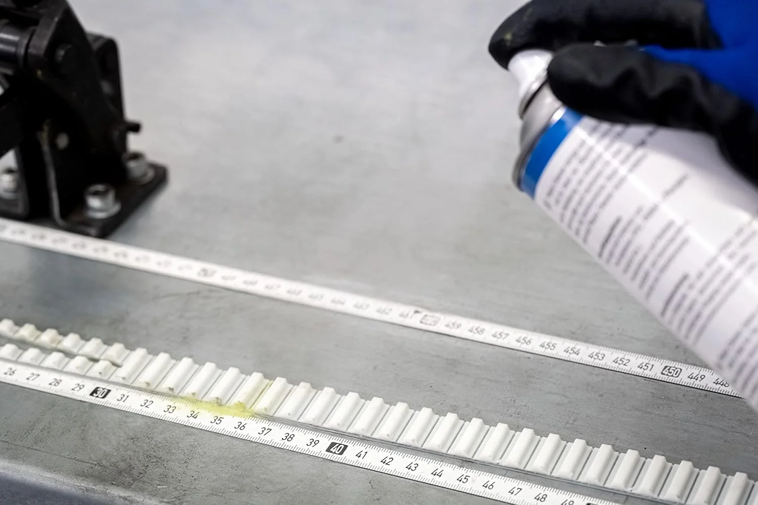 تمیز کننده پلاستیک WEICON | 500 میلی لیتر | تمیز کننده پلاستیک ایده آل برای پرده های کرکره ای، پلاستیک خانگی، کمپینگ، آشپزخانه، خودرو، دوش، قایق، صنعت و موارد دیگر