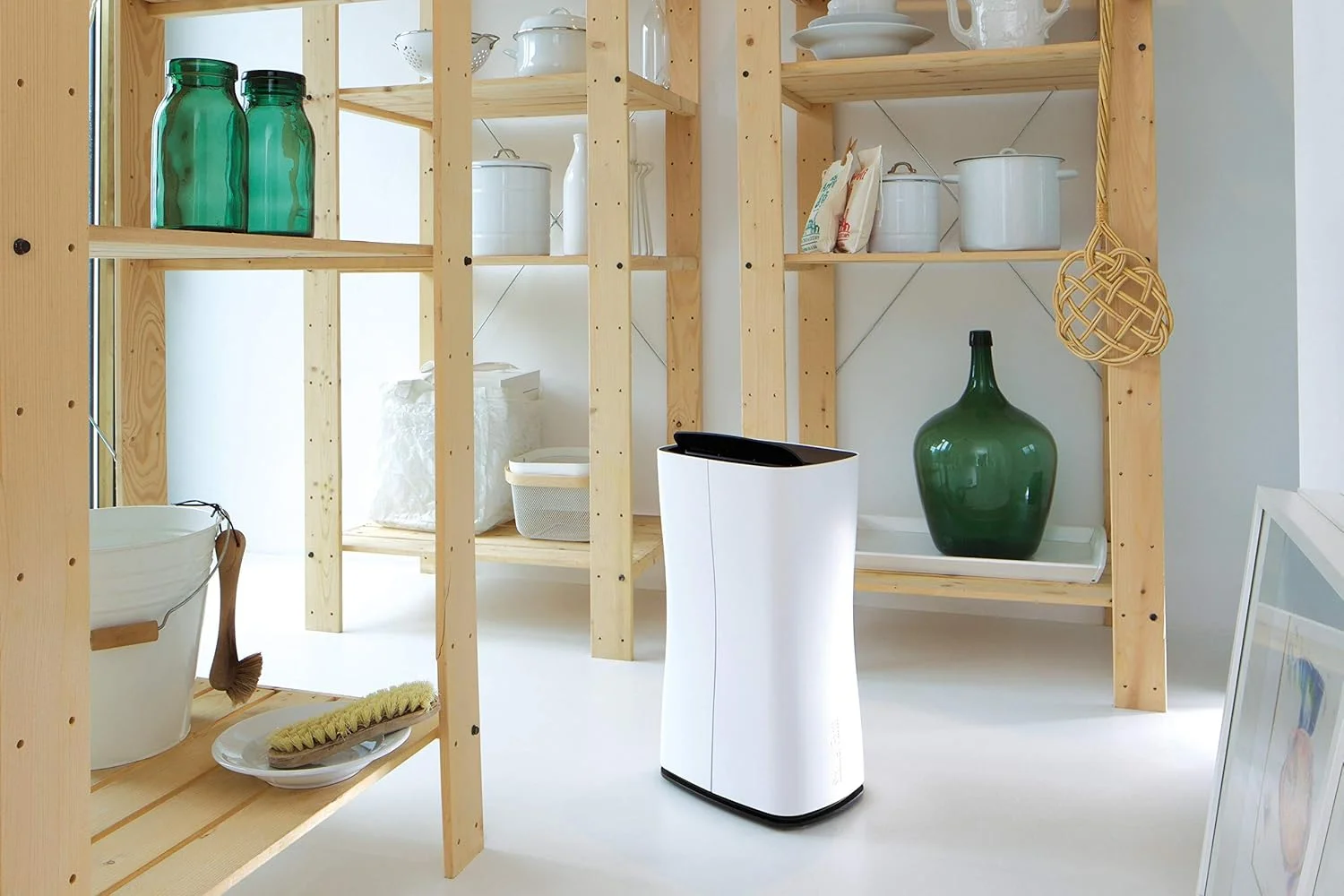 دستگاه رطوبت گیر خانگی استادلر فرم مدل تئو با طراحی سوئیسی، ظرفیت 10 لیتر در روز، عملکرد بی صدا، مناسب برای خانه و دفتر کار تا 40 متر مربع، مخزن آب 2 لیتری، تایمر 1 تا 7 ساعته، تخلیه مداوم دستگاه رطوبت گیر خانگی استادلر فرم مدل تئو با طراحی سوئیسی، ظرفیت 10 لیتر در روز، عملکرد بی صدا، مناسب برای خانه و دفتر کار تا 40 متر مربع، مخزن آب 2 لیتری، تایمر 1 تا 7 ساعته، تخلیه مداوم