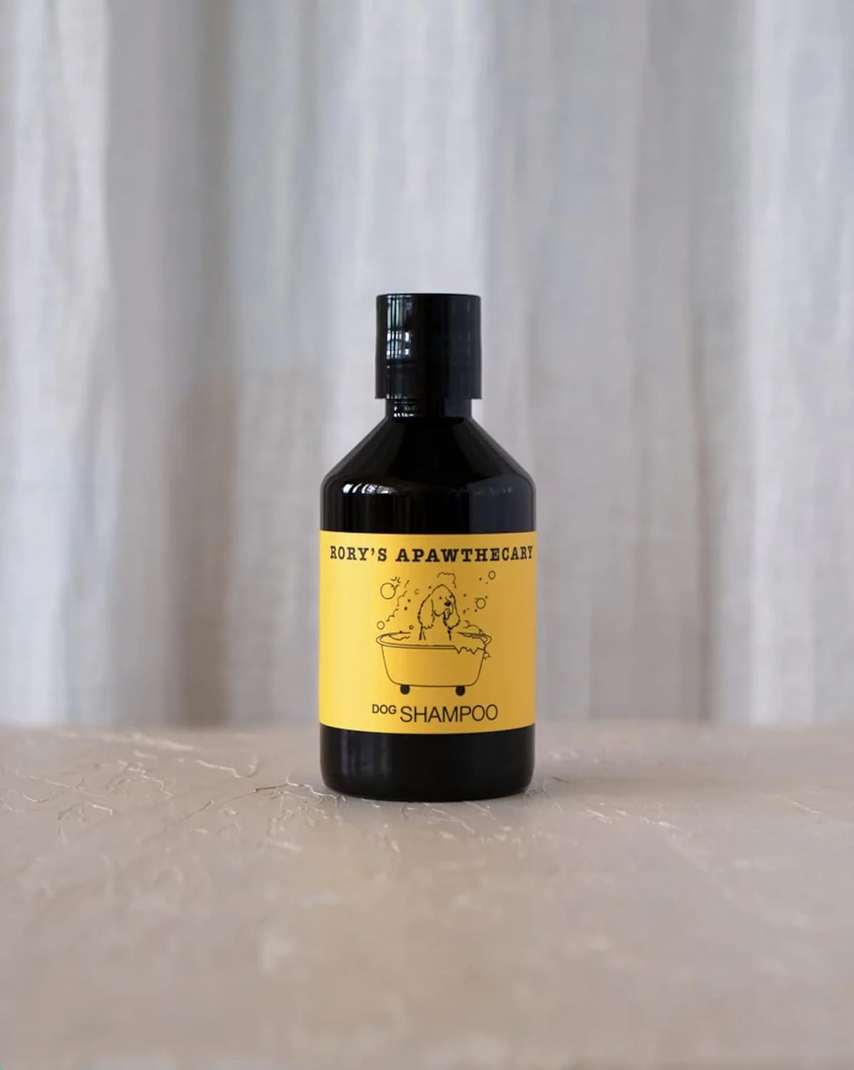 شامپو سگ مخصوص امارات | شوینده ملایم و گیاهی برای پوست حساس | غیر سمی و بدون سولفات | 250 میلی لیتر | Rorys Apawthecary