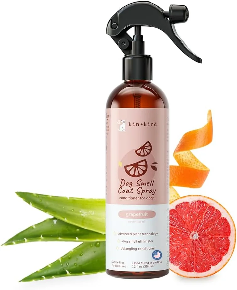 اسپری خوشبو کننده سگ kin+kind - از بین برنده بوی حیوانات خانگی ایمن، طبیعی و آسان برای استفاده - فرمول اسپری باز کننده گره ممتاز سگ ساخته شده با آلوئه ورا - خوشبو کننده سگ برای سگ های بدبو ساخت آمریکا (354 میلی لیتر)