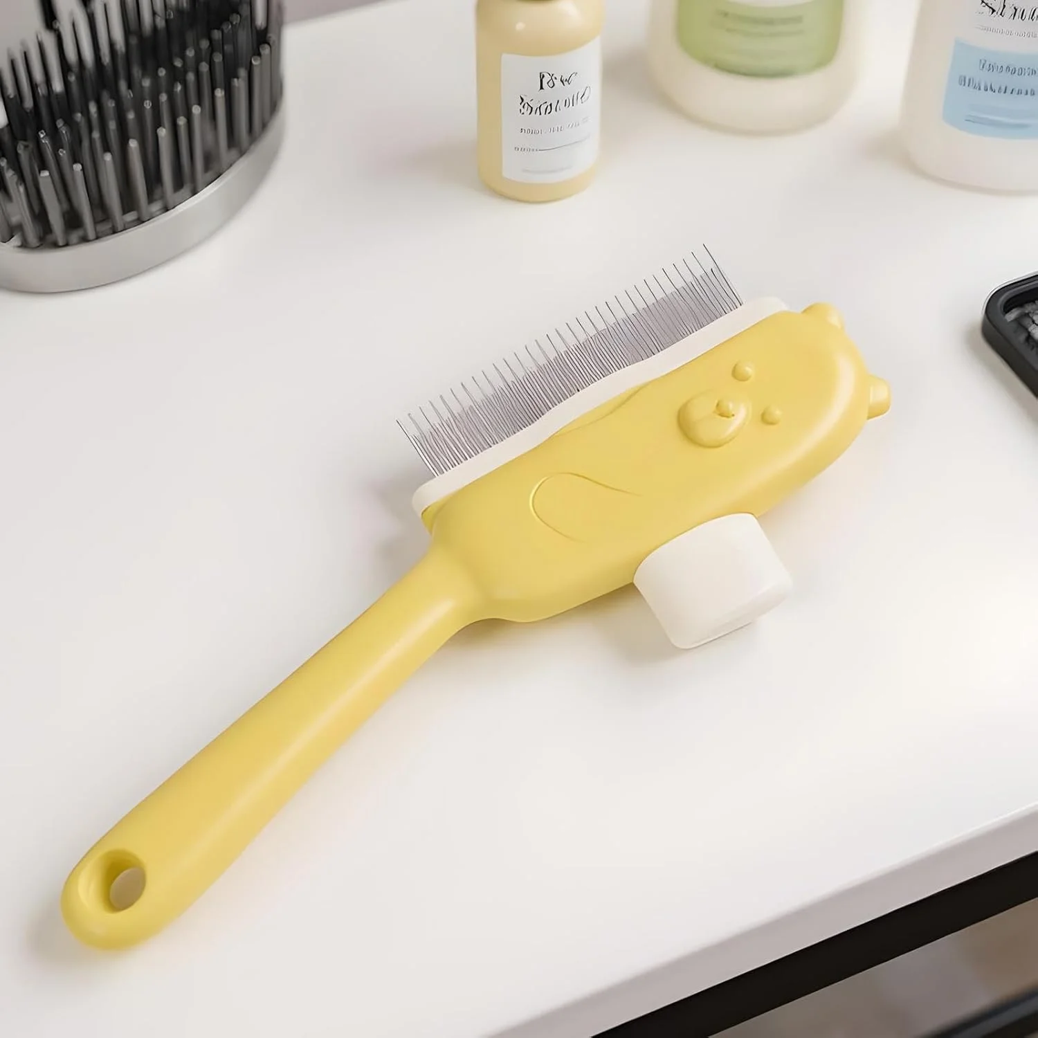 برس موی سگ و گربه، شانه ریزش موی توله سگ دکمه خرسی، ابزار ماساژ برس نظافت حیوانات خانگی برای تمیز کردن روزانه حمام آپارتمان مسافرت در فضای داخلی و خارجی