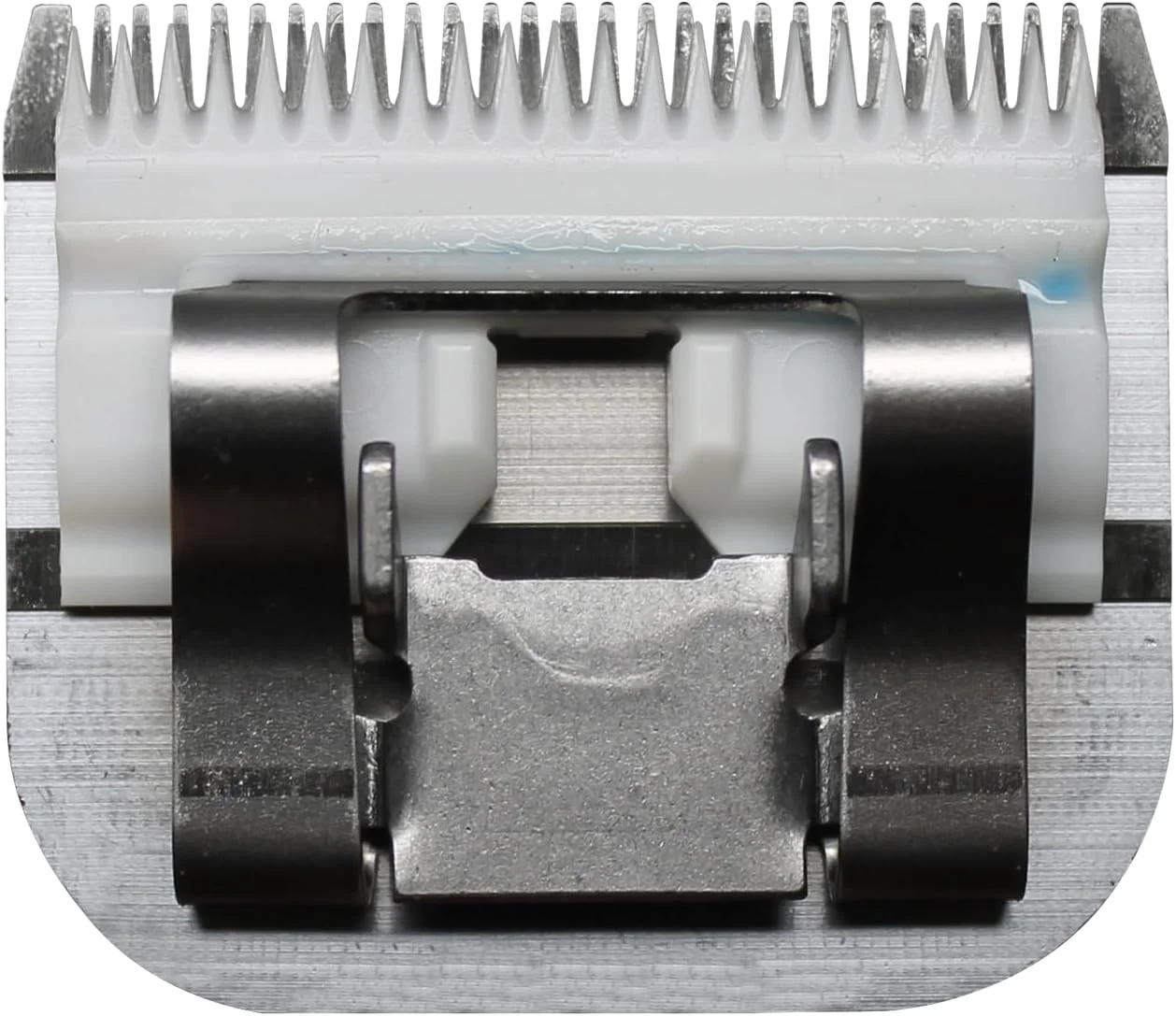 تیغه کلیپر سرامیکی Andis 560188 مدل CeramicEdge شماره 30، دارای 22 دندانه در بالا و 26 دندانه در پایین، جنس استیل ضد زنگ