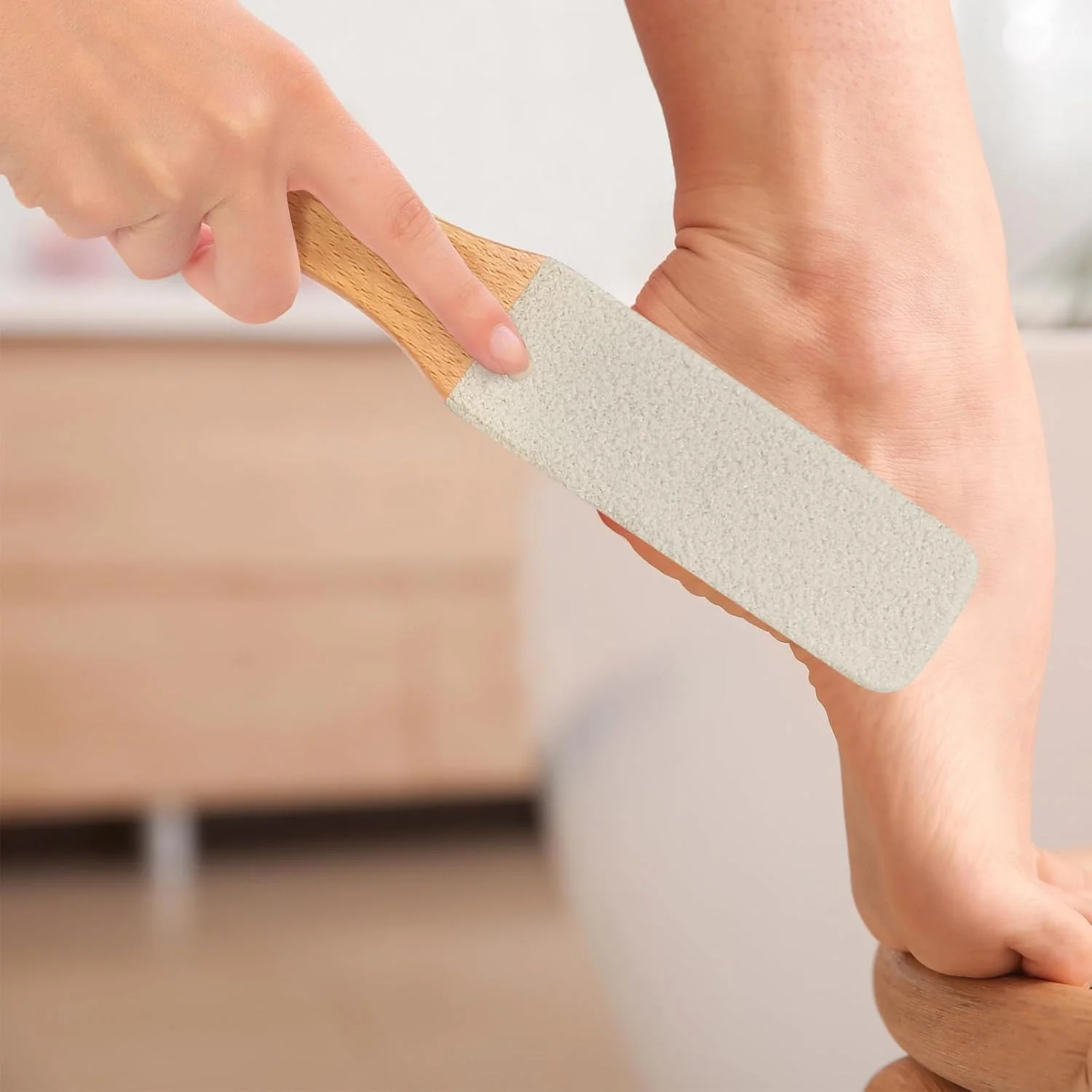 سوهان پا - سوهان پدیکور ممتاز برای پا، سوهان پاشنه پا برای پوست صاف و نرم با دسته ارگونومیک - سفید سوهان پا - سوهان پدیکور ممتاز برای پا، سوهان پاشنه پا برای پوست صاف و نرم با دسته ارگونومیک - سفید