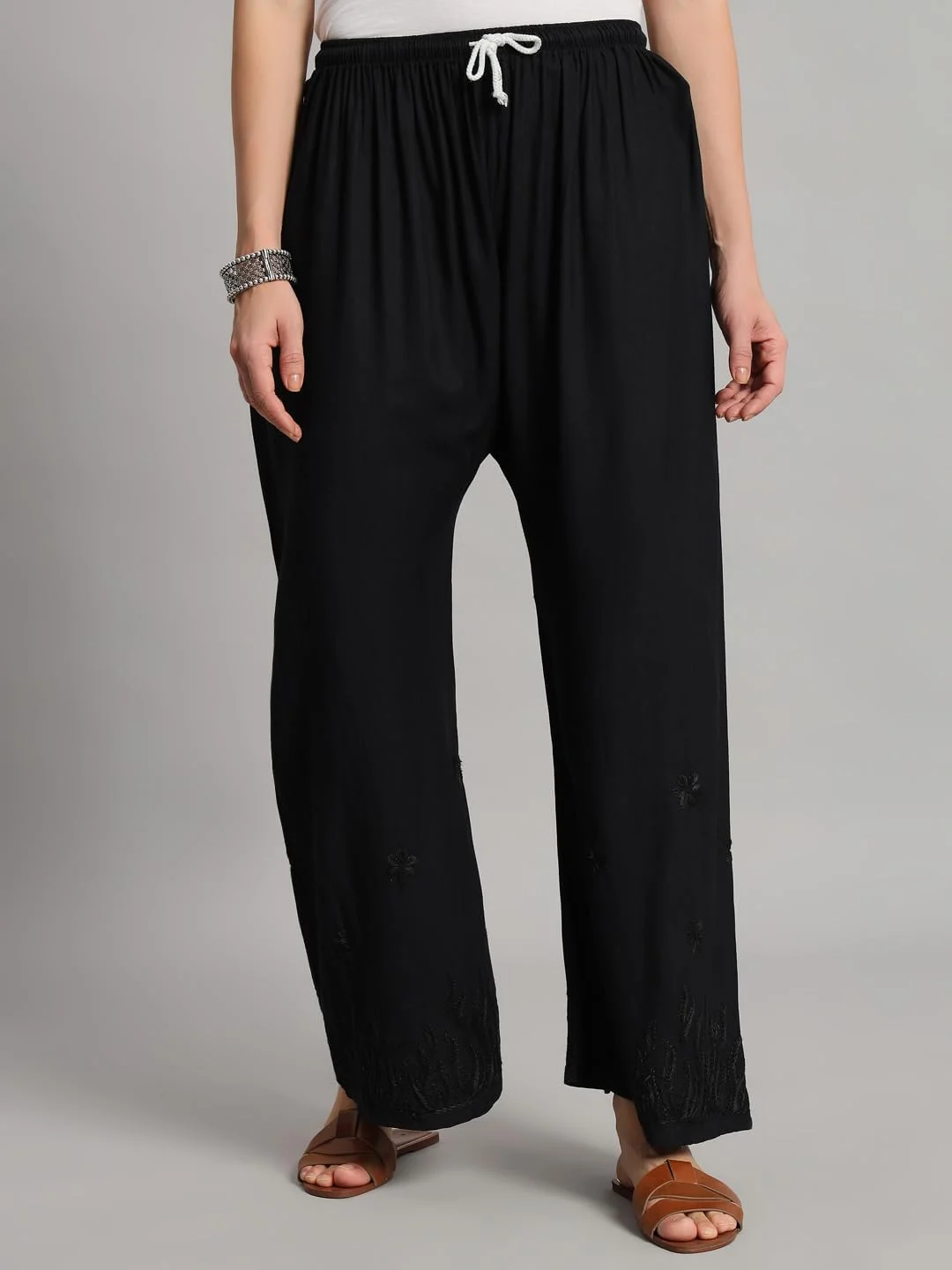 شلوار پالازو نخی مشکی زنانه با گلدوزی مشکی | لباس زیر этнический راحت برای لباس های جشن، غیر رسمی و مهمانی