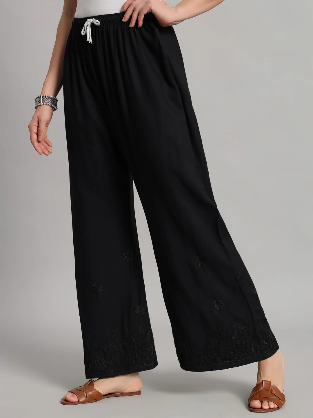 شلوار پالازو نخی مشکی زنانه با گلدوزی مشکی | لباس زیر этнический راحت برای لباس های جشن، غیر رسمی و مهمانی