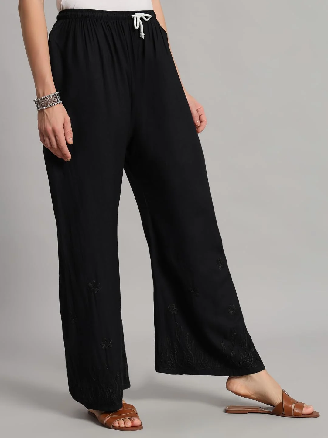 شلوار پالازو نخی مشکی زنانه با گلدوزی مشکی | لباس زیر этнический راحت برای لباس های جشن، غیر رسمی و مهمانی
