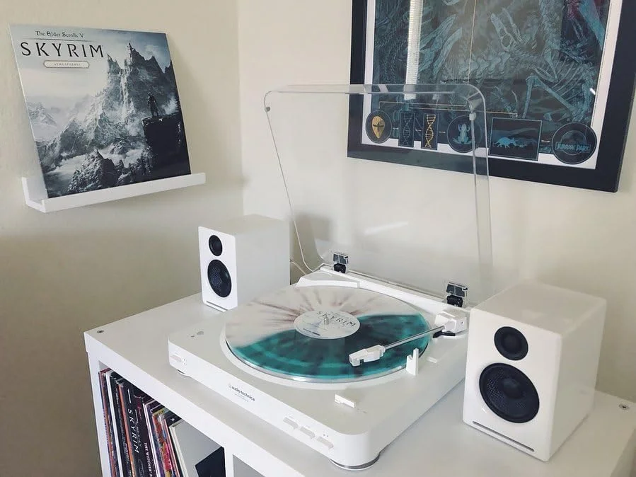 اسپیکرهای کامپیوتر بلوتوثی بی سیم Audioengine A2+ - سیستم صوتی 60 واتی برای خانه، استودیو، بازی (سفید، جفت)