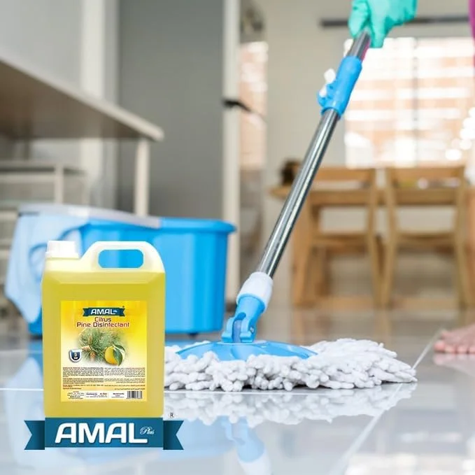 مایع ضدعفونی کننده آمال پلاس با رایحه مرکبات و کاج 5 لیتری - پاک کننده قوی و مناسب برای مصارف تجاری، با رایحه ماندگار و تازه مرکبات و کاج