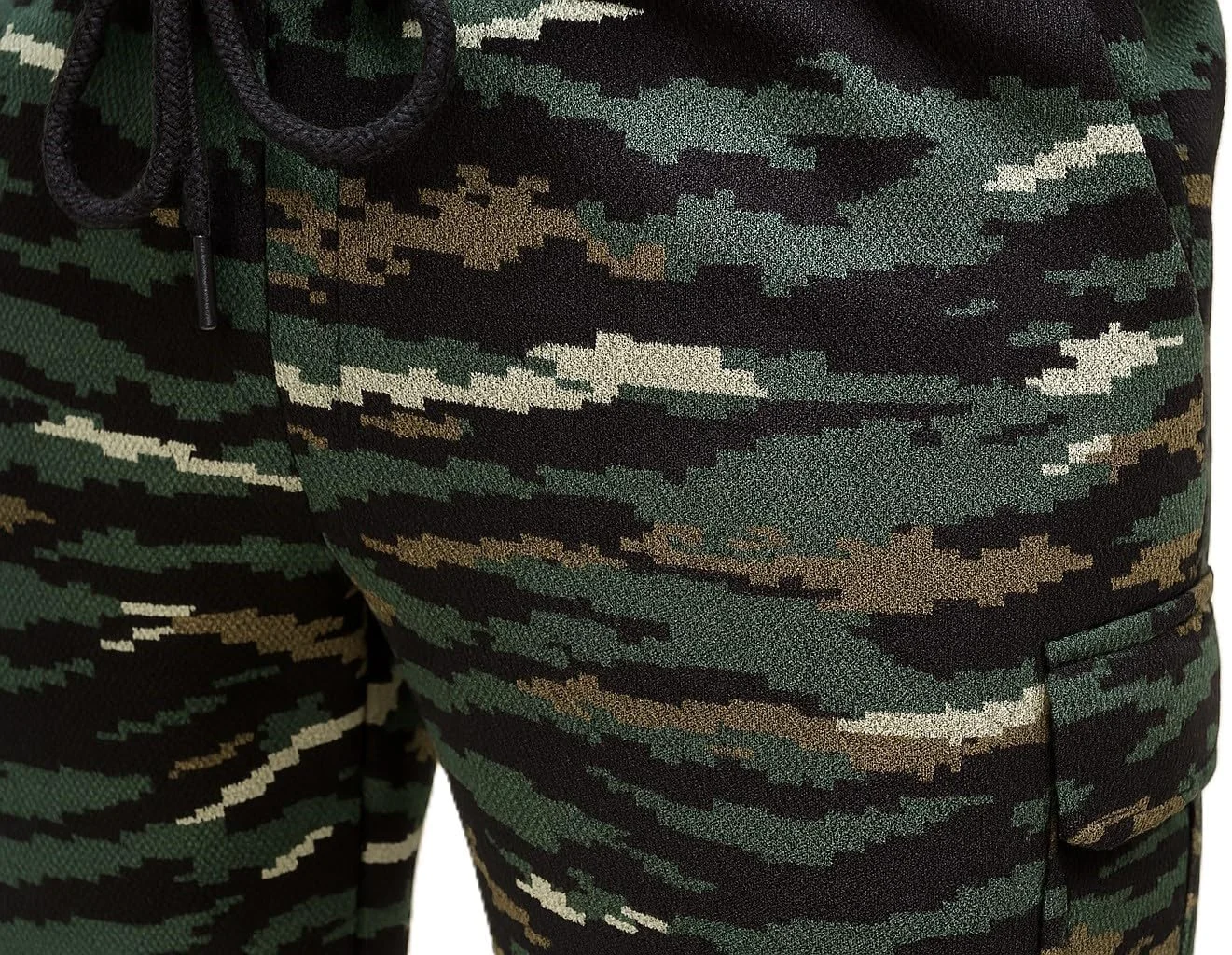 شلوار جاگر ارتشی طرح دیجیتال، مدل اسلیم فیت با 4 جیب، کمر بند دار، استایل خیابانی نظامی شلوار جاگر ارتشی طرح دیجیتال، مدل اسلیم فیت با 4 جیب، کمر بند دار، استایل خیابانی نظامی