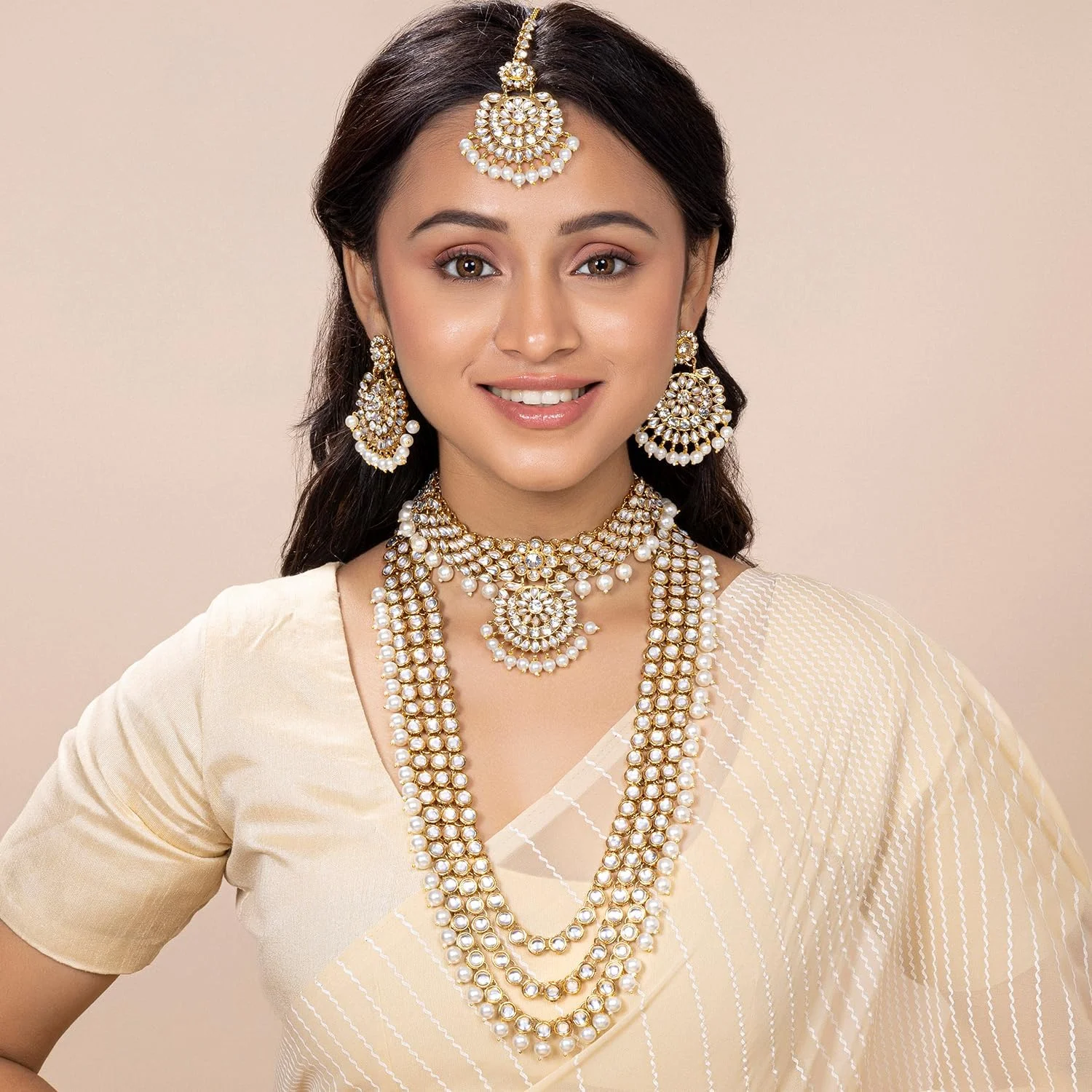 آهلی ست جواهرات عروسی هندی شامل گردنبند چوکر بلند نگین دار، گوشواره و تیکا پیشانی زنانه آهلی ست جواهرات عروسی هندی شامل گردنبند چوکر بلند نگین دار، گوشواره و تیکا پیشانی زنانه