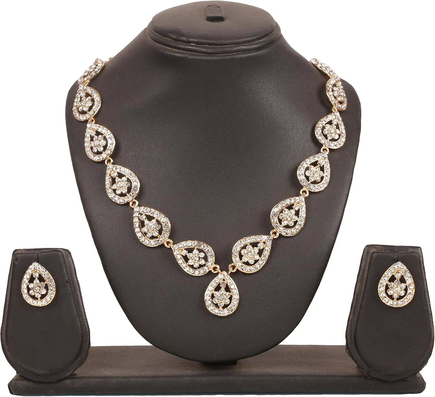 سرویس گردنبند زنانه طرح اشک گلابی، مجلسی و فاخر، کار شده با سنگ های درخشان راین استون، با طراحی الهام گرفته از جواهرات بالیوودی هندی، برند Sunsoul By Touchstone، با روکش طلایی سرویس گردنبند زنانه طرح اشک گلابی، مجلسی و فاخر، کار شده با سنگ های درخشان راین استون، با طراحی الهام گرفته از جواهرات بالیوودی هندی، برند Sunsoul By Touchstone، با روکش طلایی