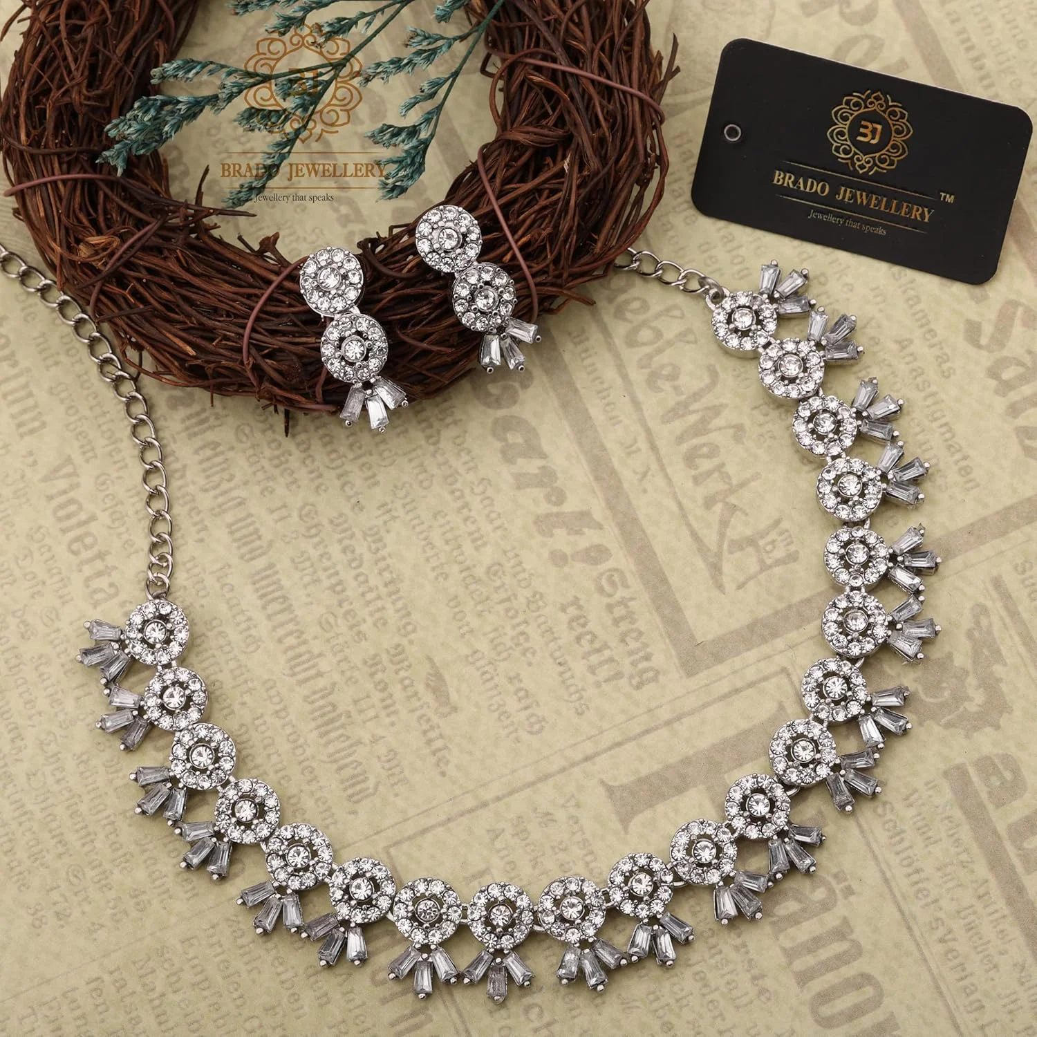 ست زیورآلات نقرهای با سنگ مصنوعی برادو، شامل گردنبند و یک جفت گوشواره (SLR - سفید)، متوسط، سنگ، الماس ست زیورآلات نقرهای با سنگ مصنوعی برادو، شامل گردنبند و یک جفت گوشواره (SLR - سفید)، متوسط، سنگ، الماس