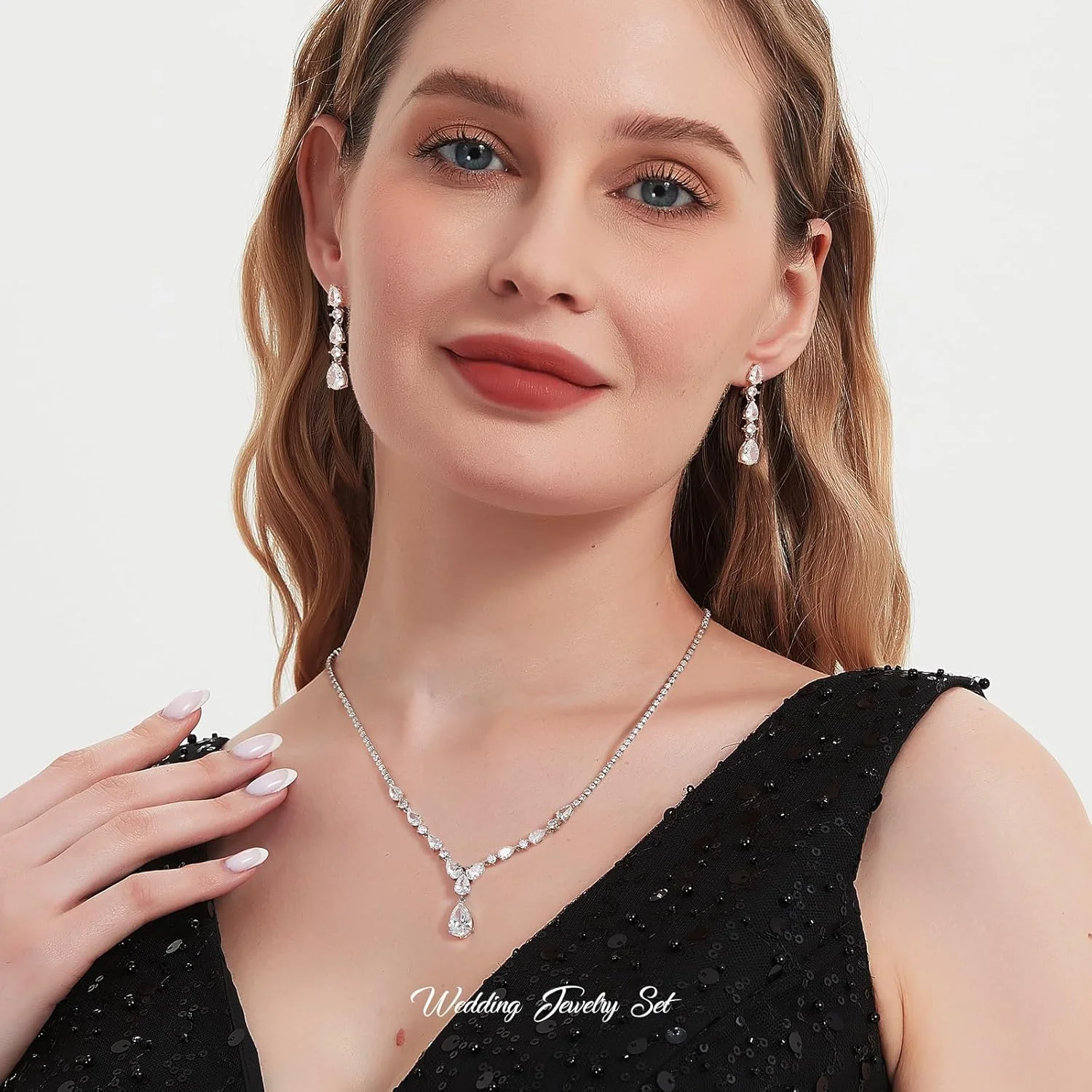 ست جواهرات زنانه UDYLGOON شامل گوشواره آویز ظریف، گردنبند و دستبند، نگین زیرکونیا مکعبی، مناسب عروس، ساقدوش عروس، عروسی، جشن و مراسم رسمی ست جواهرات زنانه UDYLGOON شامل گوشواره آویز ظریف، گردنبند و دستبند، نگین زیرکونیا مکعبی، مناسب عروس، ساقدوش عروس، عروسی، جشن و مراسم رسمی