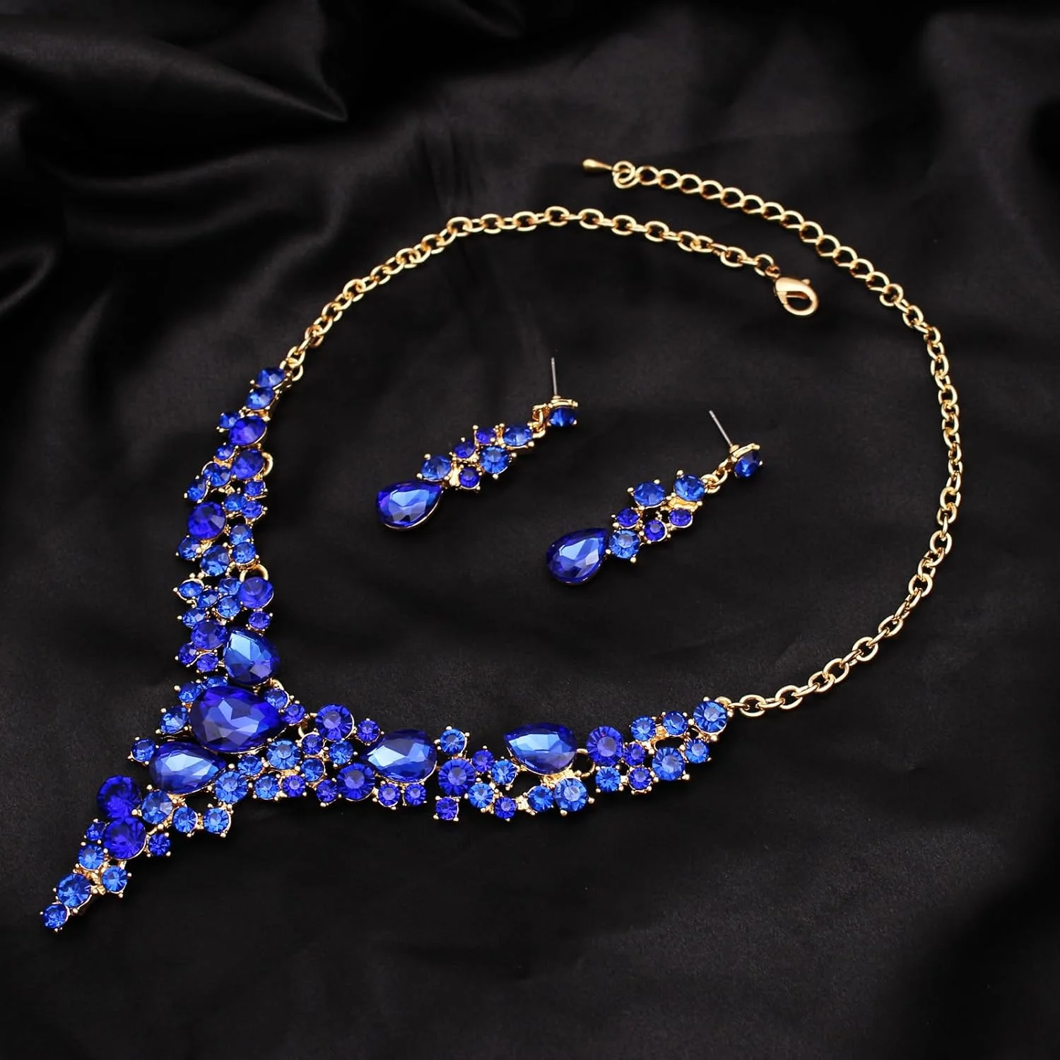 ست جواهرات زنانه SFE شامل گردنبند کریستال اتریشی، گوشواره های آویز اشکی و دستبند مناسب عروسی و مهمانی ست جواهرات زنانه SFE شامل گردنبند کریستال اتریشی، گوشواره های آویز اشکی و دستبند مناسب عروسی و مهمانی