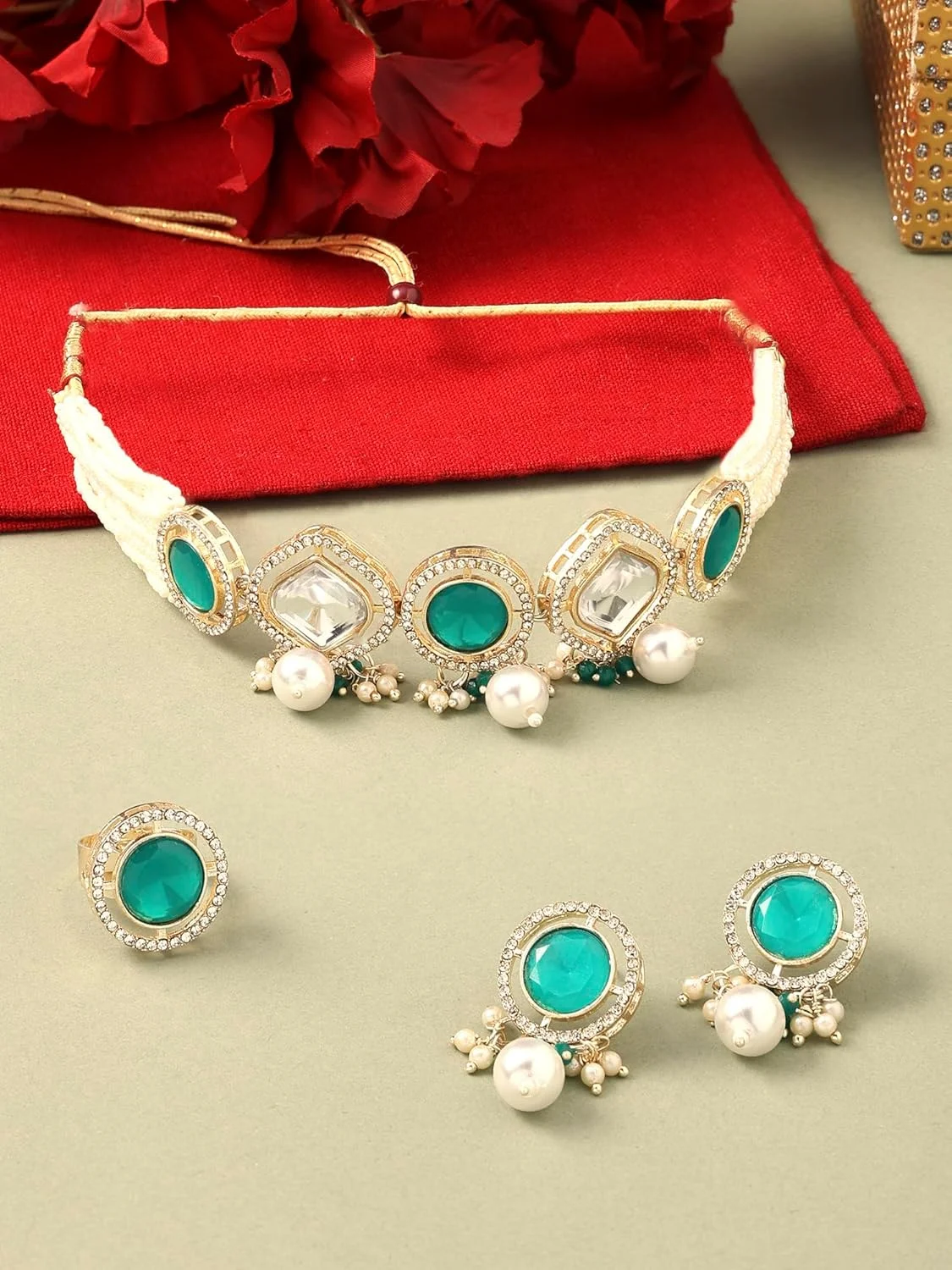 زیوری پیرلز، ست گردنبند چوکر مروارید چند رشته ای با الماس اتریشی سبز، گوشواره و انگشتر زنانه - ZPFK16727 زیوری پیرلز، ست گردنبند چوکر مروارید چند رشته ای با الماس اتریشی سبز، گوشواره و انگشتر زنانه - ZPFK16727