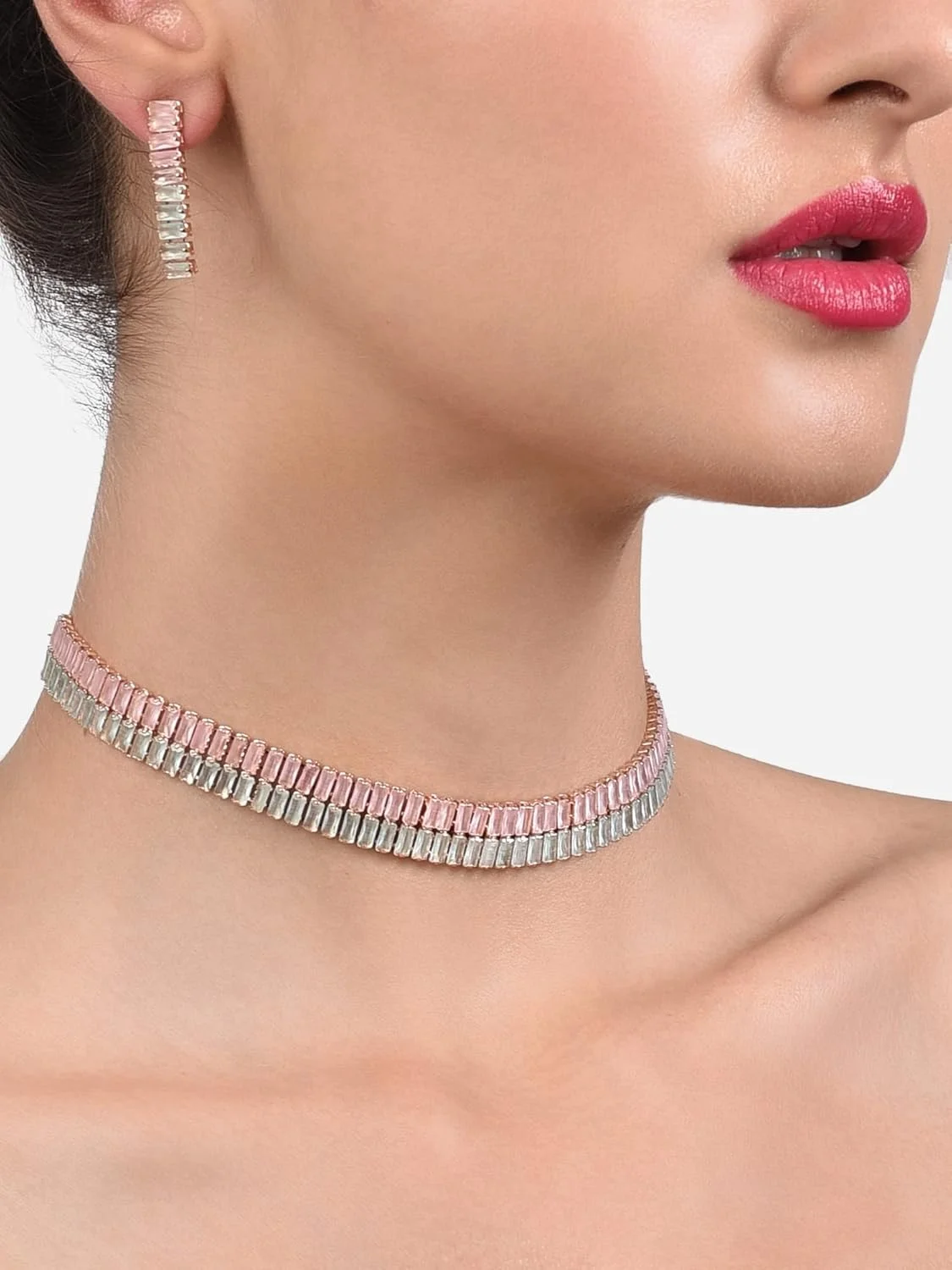 زیوری پرلز ست گردنبند و گوشواره زنانه سبز و صورتی نگیندار با زیرکونیای کوبیک باگت درخشان مناسب مهمانی - ZPFK14026 زیوری پرلز ست گردنبند و گوشواره زنانه سبز و صورتی نگیندار با زیرکونیای کوبیک باگت درخشان مناسب مهمانی - ZPFK14026