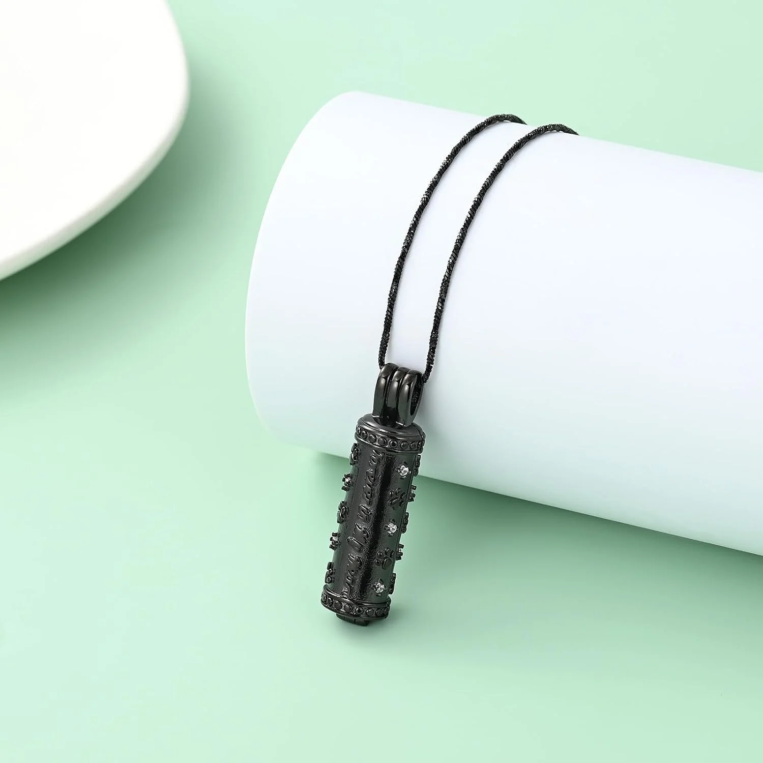 گردنبند یادبود جای پای حیوانات خانگی Yinplsmemory با آویز قفل استوانه ای شکل برای خاکستر، جواهرات یادبود سگ/گربه گردنبند یادبود جای پای حیوانات خانگی Yinplsmemory با آویز قفل استوانه ای شکل برای خاکستر، جواهرات یادبود سگ/گربه
