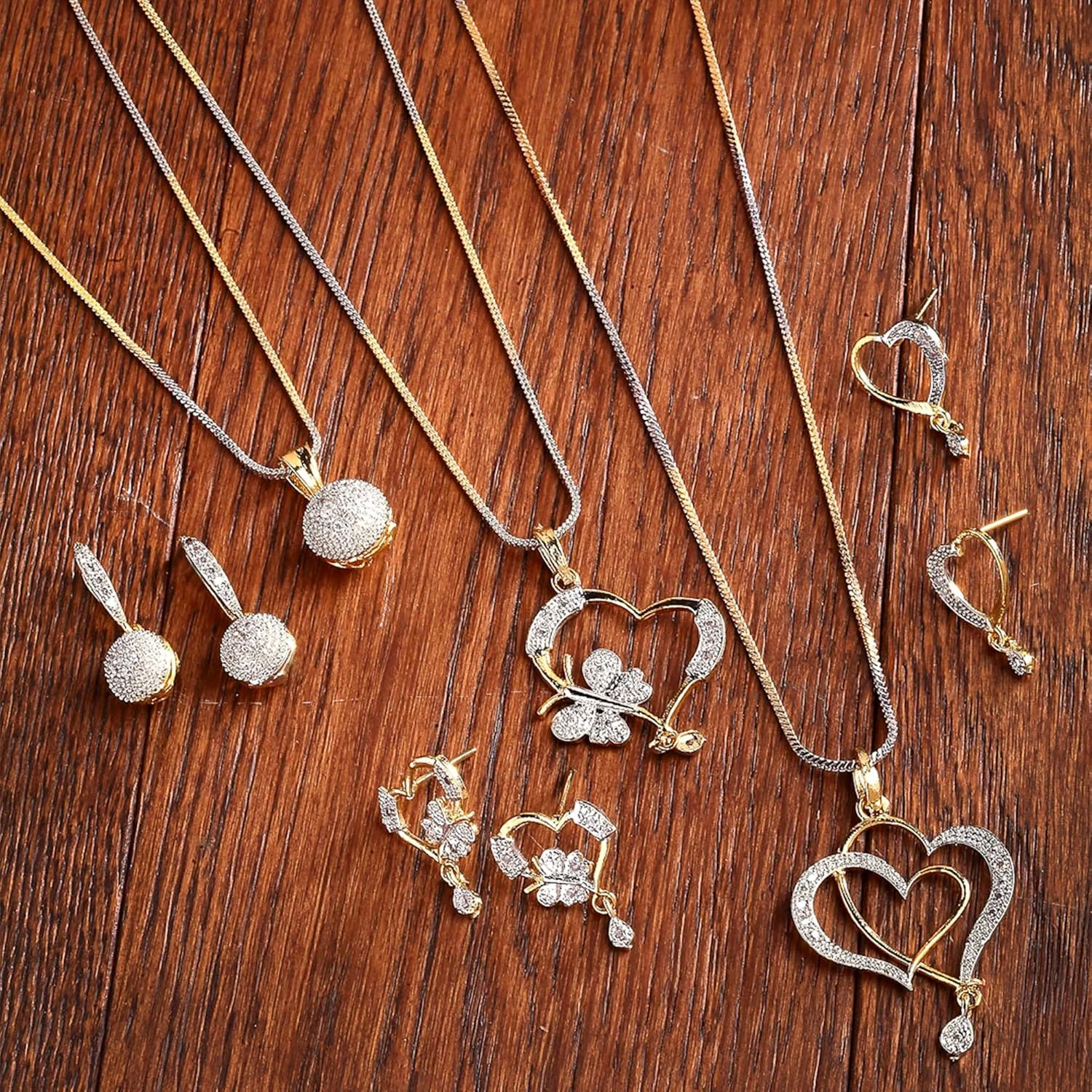 ست جواهرات زنانه Zeneme با روکش طلایی، طرح قلب الماس آمریکایی و گردنبند آویز کریستالی، ست 3 عددی (هدیه ویژه ولنتاین) ست جواهرات زنانه Zeneme با روکش طلایی، طرح قلب الماس آمریکایی و گردنبند آویز کریستالی، ست 3 عددی (هدیه ویژه ولنتاین)