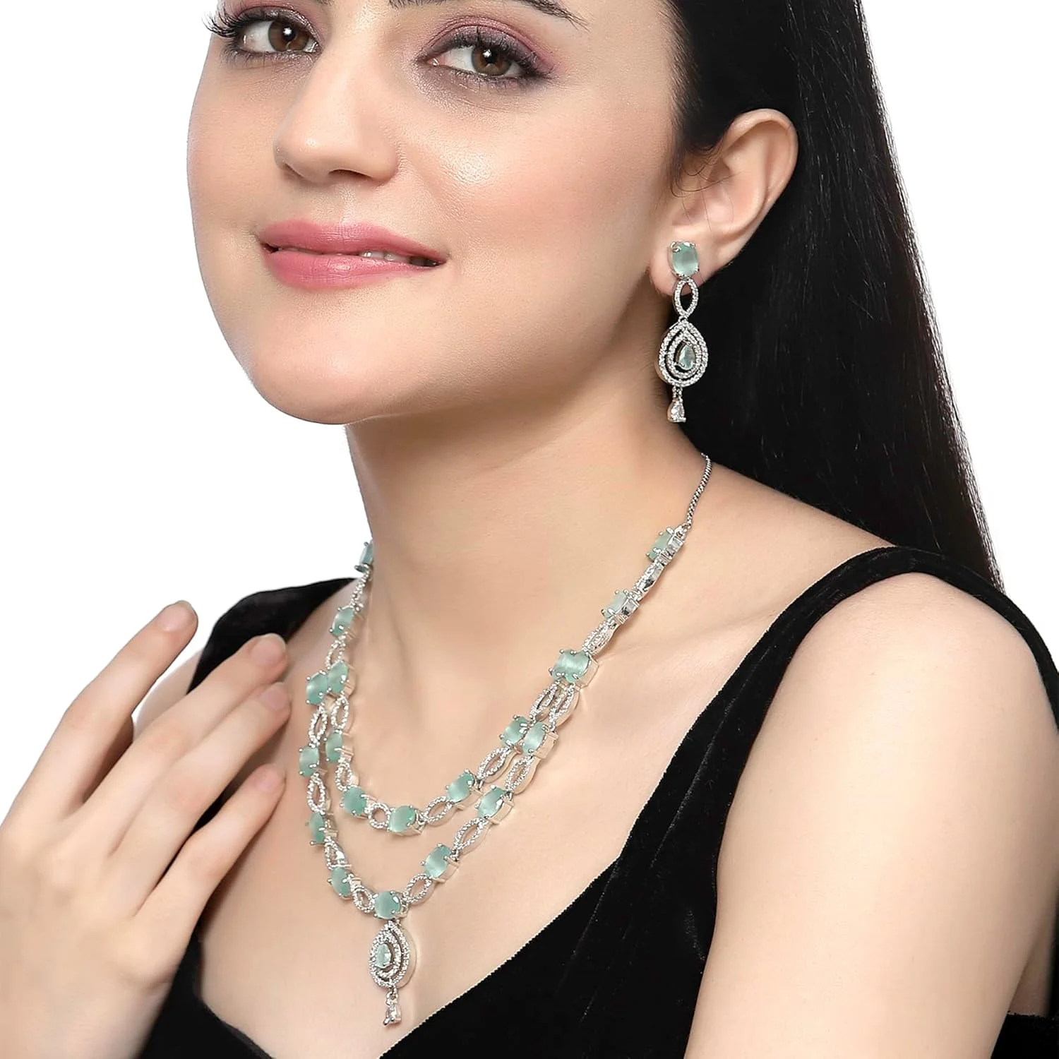 ست گردنبند و گوشواره زنانه نگین دار ZENEME با روکش رودیوم، طرح انتزاعی، مناسب دختران و بانوان ست گردنبند و گوشواره زنانه نگین دار ZENEME با روکش رودیوم، طرح انتزاعی، مناسب دختران و بانوان