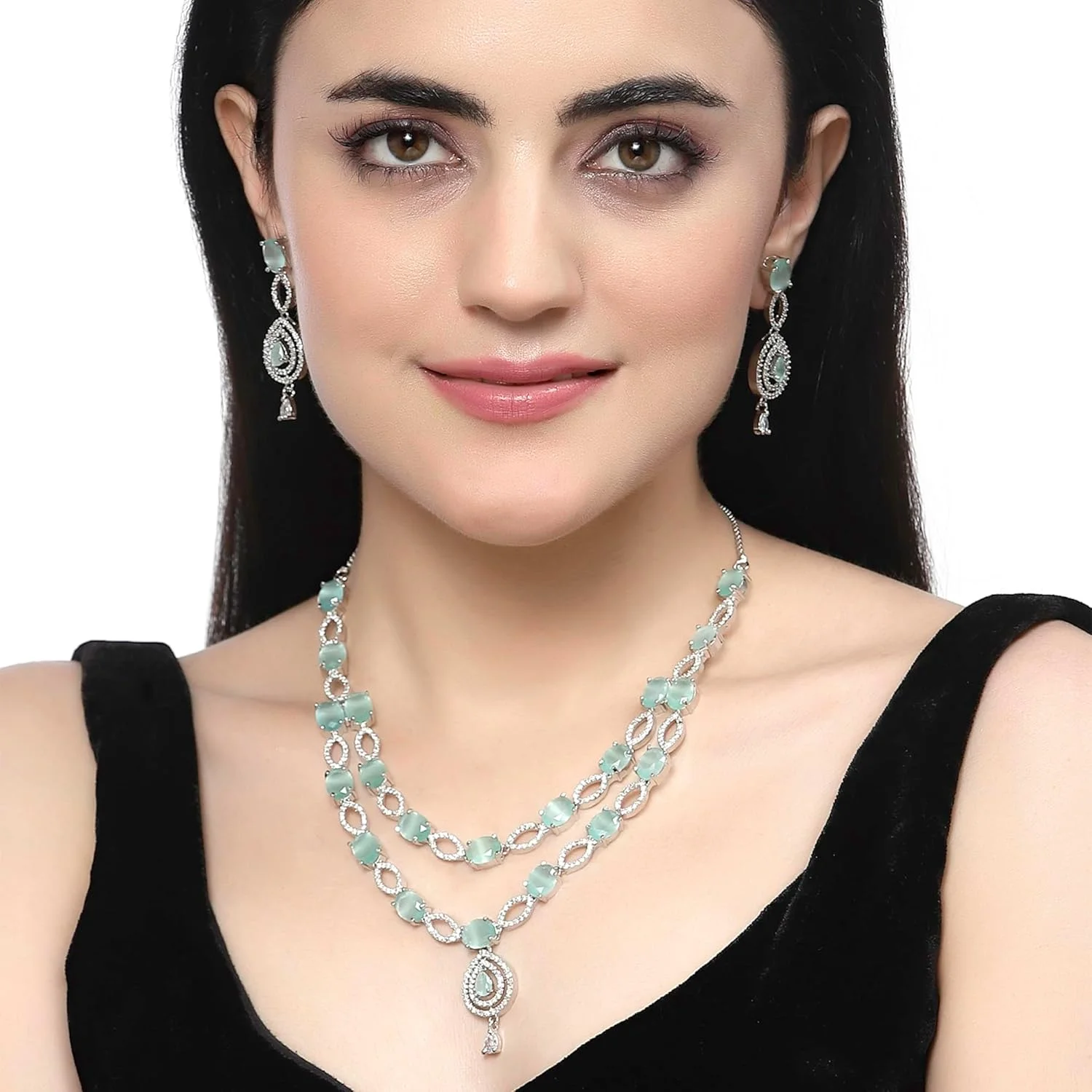 ست گردنبند و گوشواره زنانه نگین دار ZENEME با روکش رودیوم، طرح انتزاعی، مناسب دختران و بانوان ست گردنبند و گوشواره زنانه نگین دار ZENEME با روکش رودیوم، طرح انتزاعی، مناسب دختران و بانوان