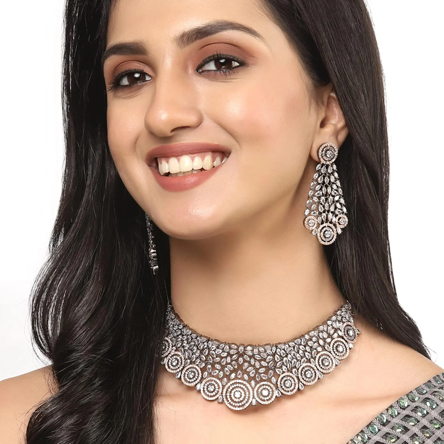 ست گردنبند چوکر نگین اتمی با روکش رزگلد و رنگ متال تفنگی به همراه گوشواره، مناسب دختران و زنان (سفید)، سایز آزاد، روکش رزگلد، نگین اتمی ست گردنبند چوکر نگین اتمی با روکش رزگلد و رنگ متال تفنگی به همراه گوشواره، مناسب دختران و زنان (سفید)، سایز آزاد، روکش رزگلد، نگین اتمی