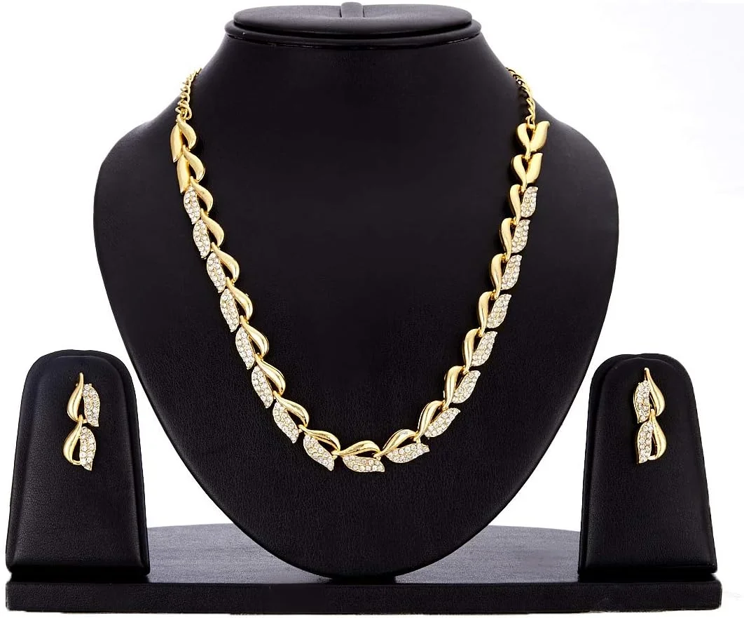 ست گردنبند و النگو زنانه و دخترانه با روکش طلای طرح الماس آمریکایی Zeneme ست گردنبند و النگو زنانه و دخترانه با روکش طلای طرح الماس آمریکایی Zeneme