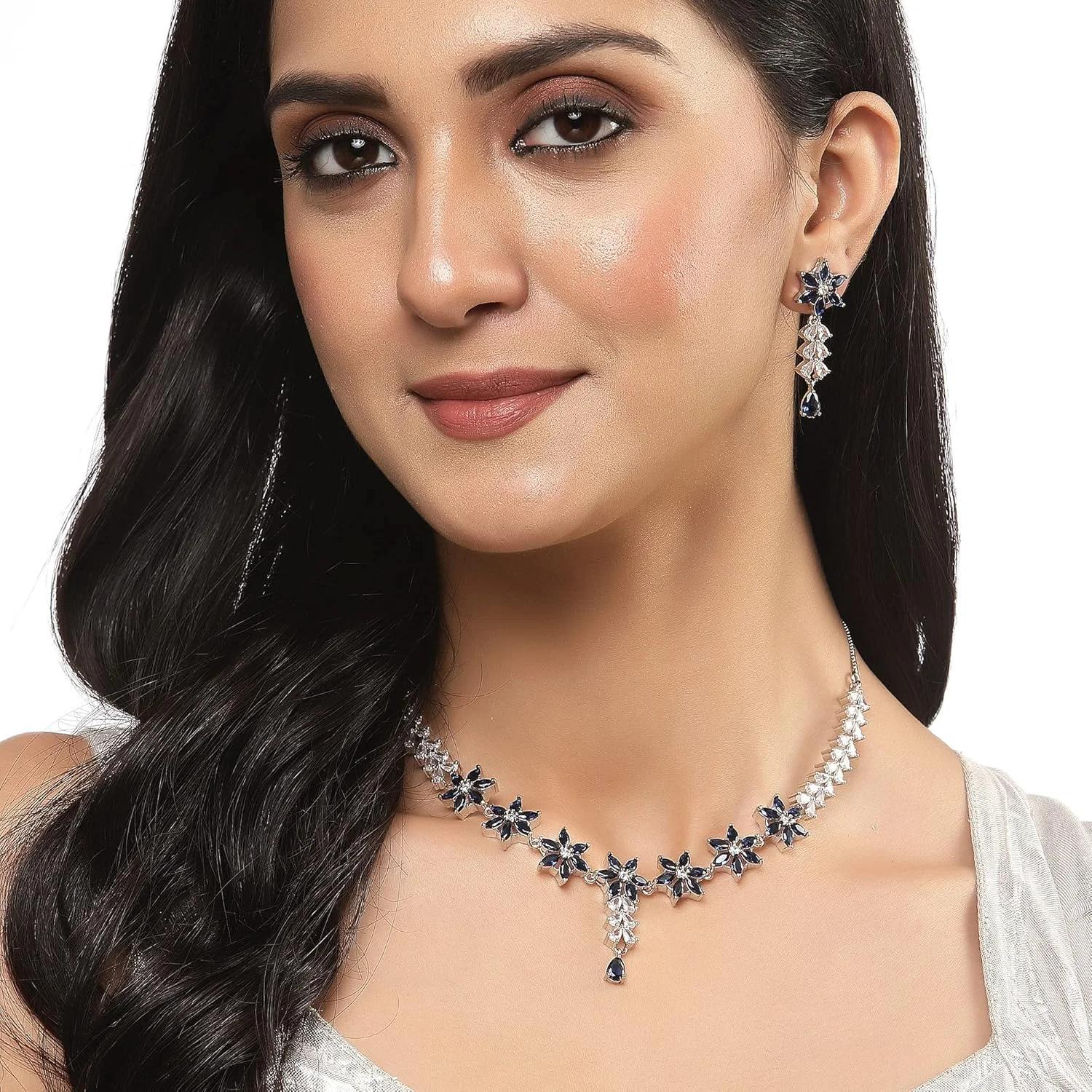 ست زیورآلات زنانه و دخترانه زنم مدل Rhodium-Plated Silver Toned Star Shaped American Diamond Studded شامل گردنبند و گوشواره ست زیورآلات زنانه و دخترانه زنم مدل Rhodium-Plated Silver Toned Star Shaped American Diamond Studded شامل گردنبند و گوشواره