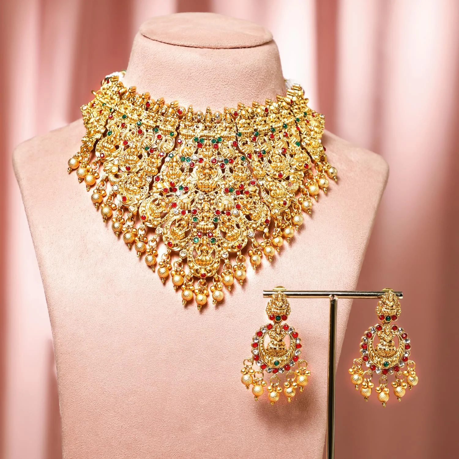 ست جواهرات سنگین معبد با طرح لاکشمی، روکش طلای 22 عیار روبانز، با سنگ های قرمز، سبز و سفید، مناسب زنان و دختران | ست گردنبند عروس سنتی | جنس برنج