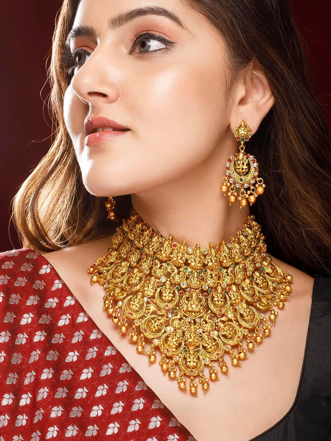 ست جواهرات سنگین معبد با طرح لاکشمی، روکش طلای 22 عیار روبانز، با سنگ های قرمز، سبز و سفید، مناسب زنان و دختران | ست گردنبند عروس سنتی | جنس برنج