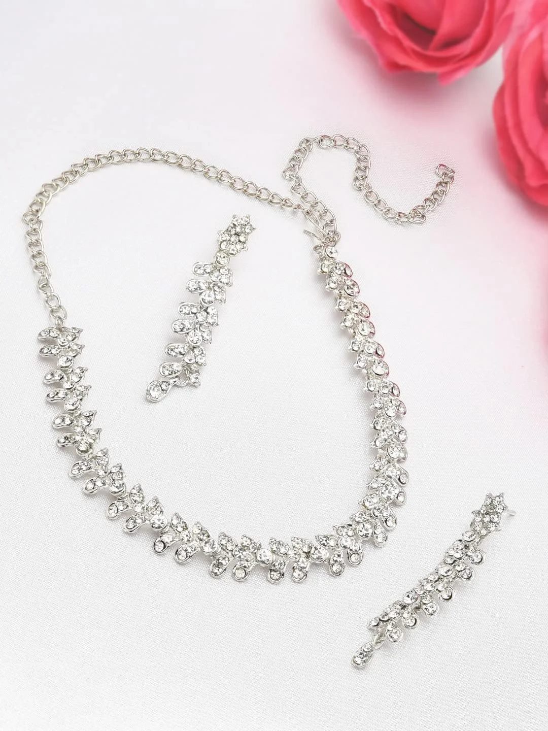 ست گردنبند و گوشواره برگ درخشان Zaveri Pearls با الماس اتریشی - ZPFK460 ست گردنبند و گوشواره برگ درخشان Zaveri Pearls با الماس اتریشی - ZPFK460