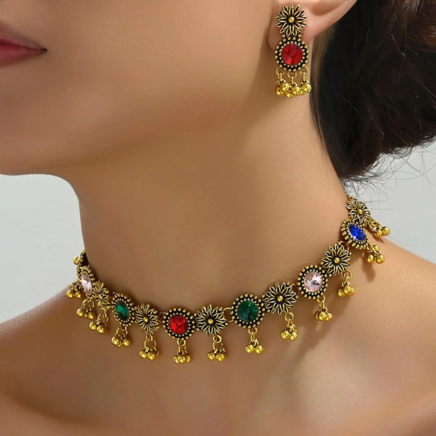 ست جواهرات هندی یور آلوایز چارم برای زنان، ست گردنبند جواهرات عروسی بالیوود، گردنبند چوکر با ست گوشواره مانگ تیکا