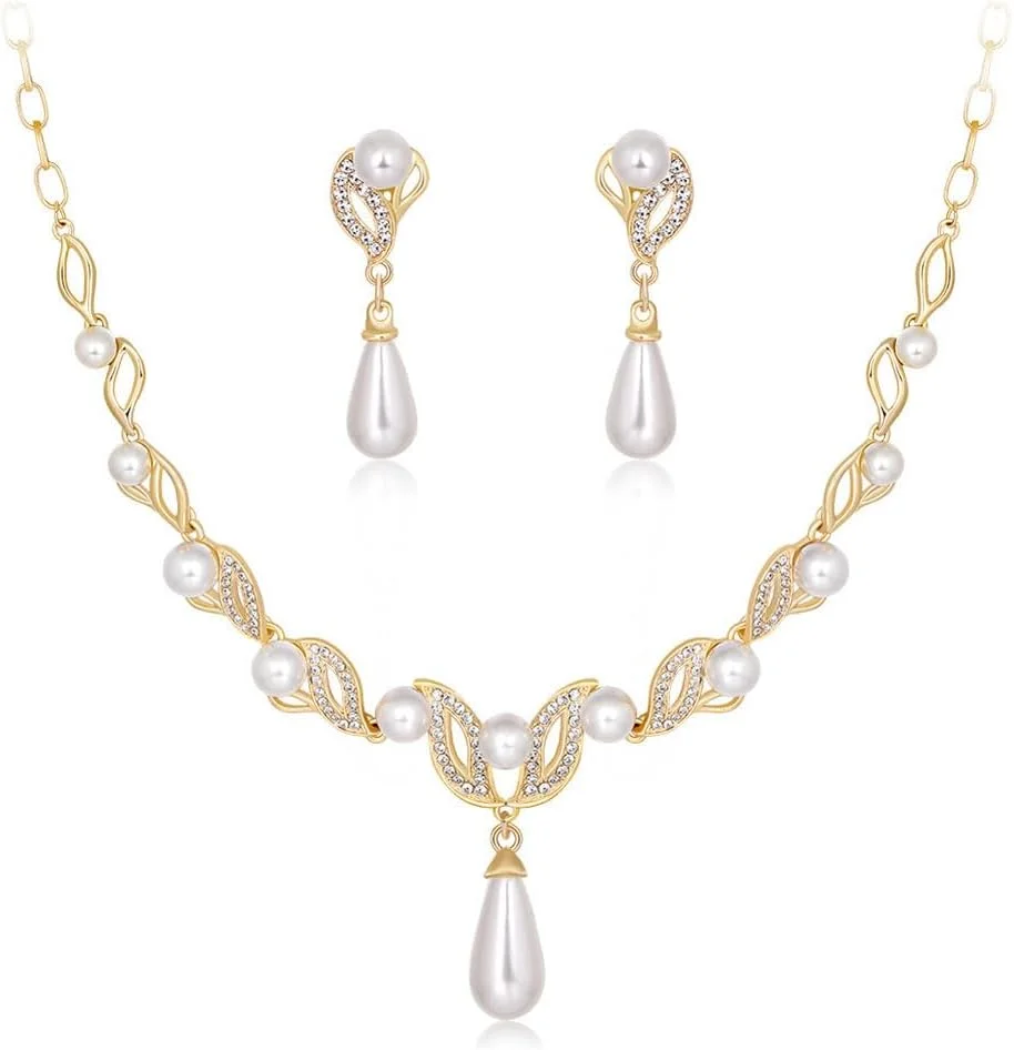 ست جواهرات گردنبند مرواریدی با روکش طلایی و طراحی شیک و جدید Shining Diva Fashion برای زنان (15121s)