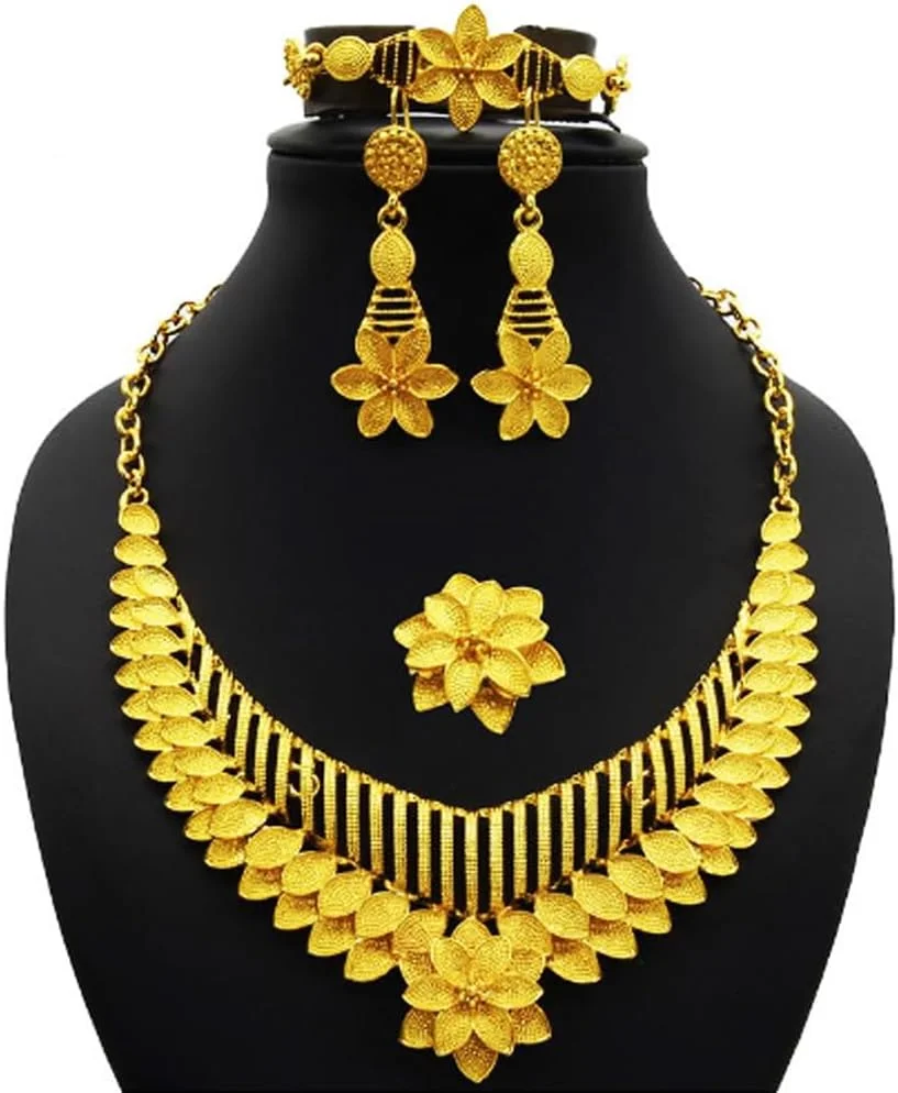 ست زیورآلات زنانه با روکش طلای 24 عیار شامل گردنبند، دستبند و گوشواره