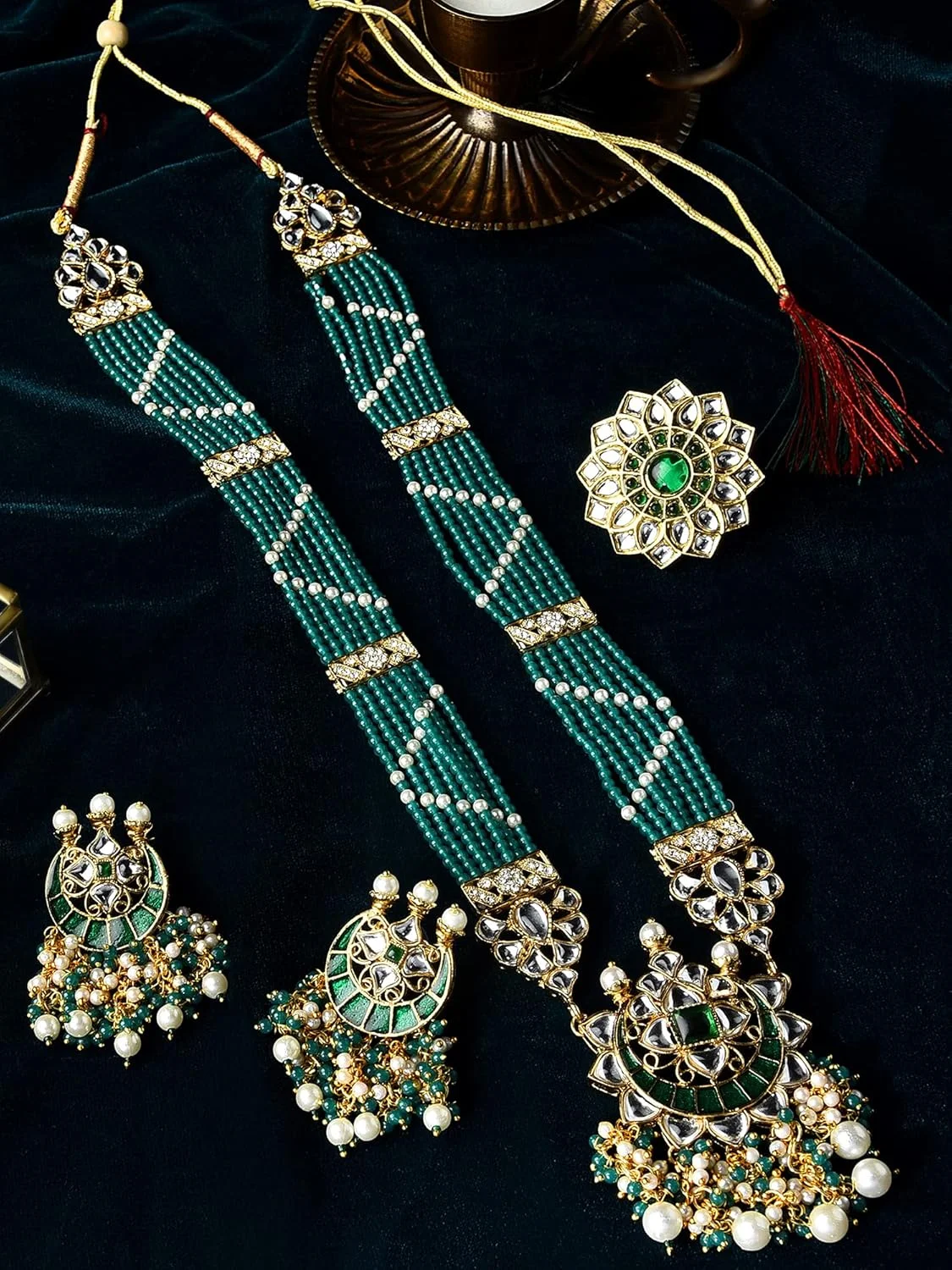 ZAVERI PEARLS ست گردنبند بلند، گوشواره و انگشتر میناکاری شده سبز رنگ زنانه مدل Kundan - ZPFK10831